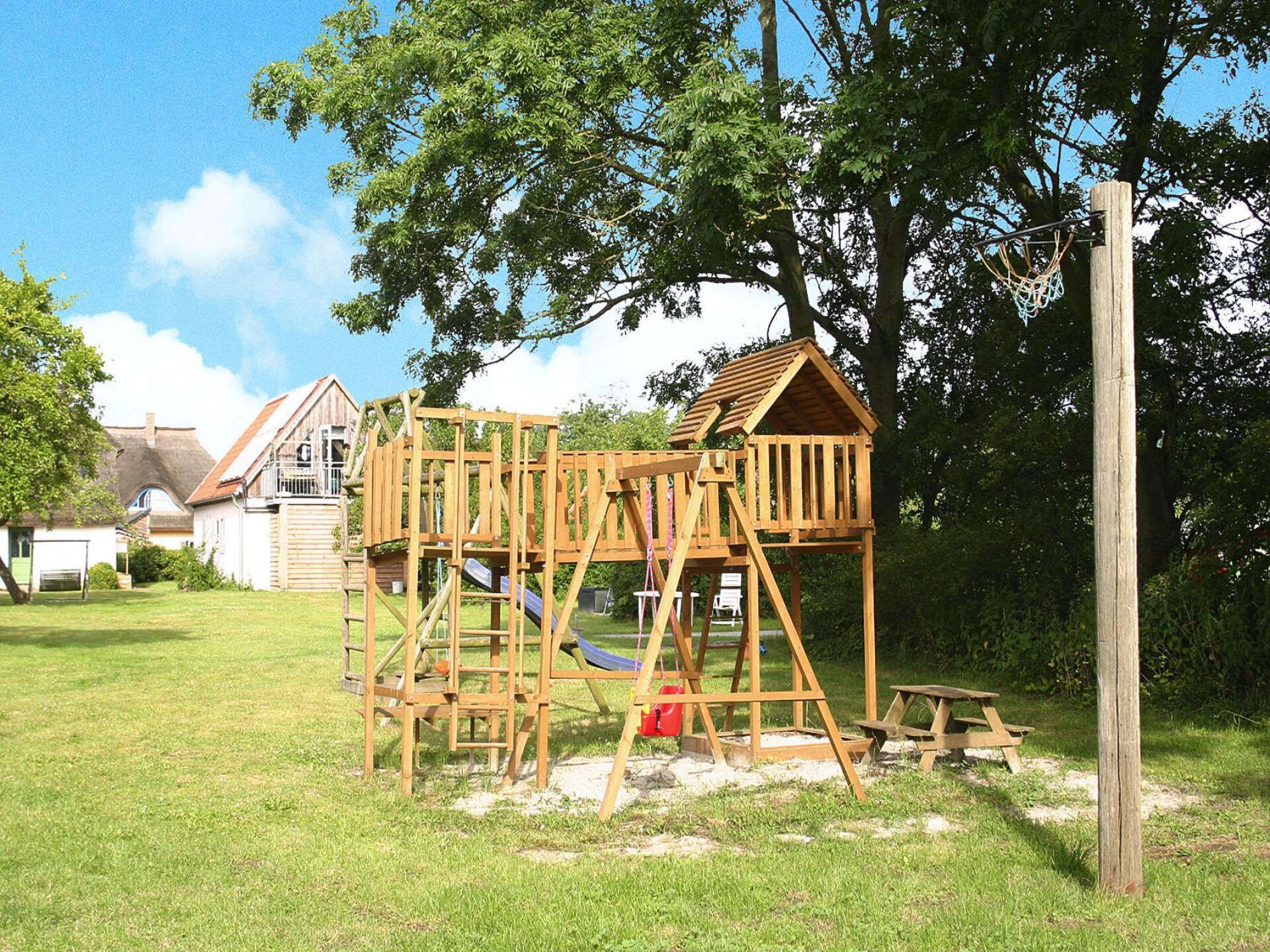 Rietgedekt vakantiehuis met sauna en open haard in Vieregge, Rügen - foto 19
