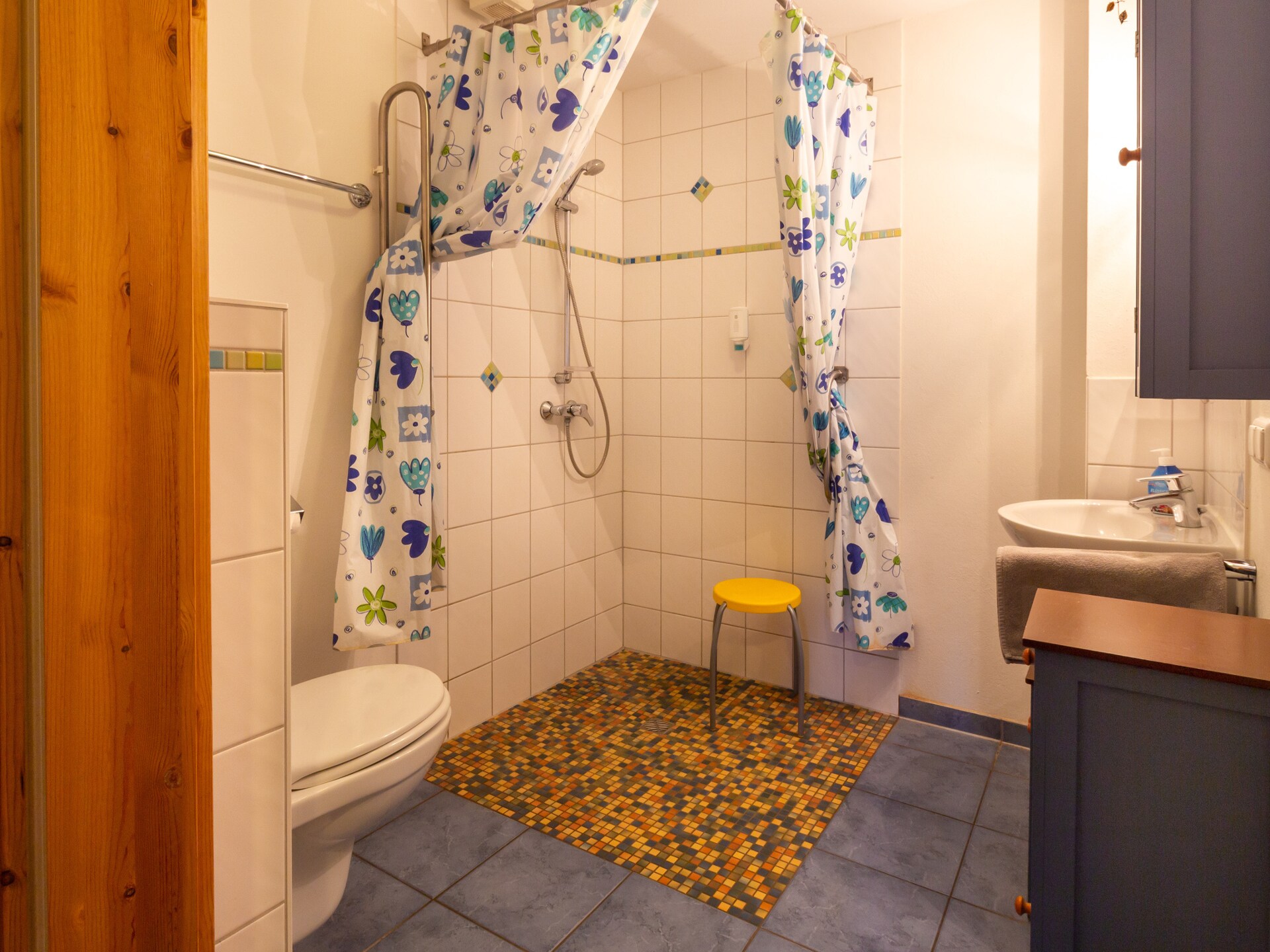 Rietgedekt vakantiehuis met sauna en open haard in Vieregge, Rügen - foto 15