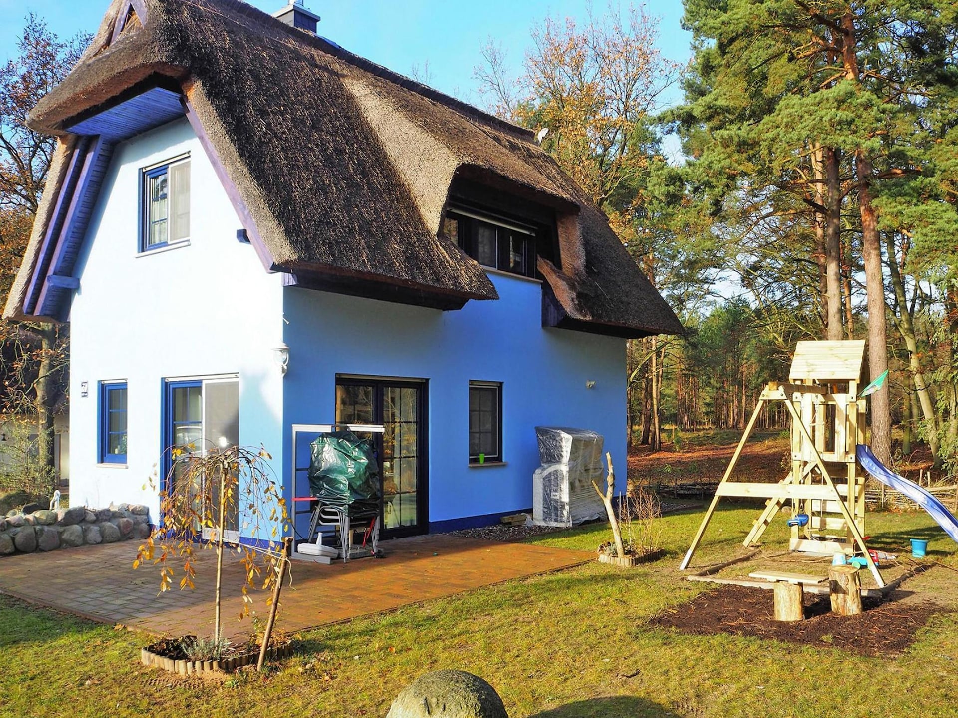 Gezinsvriendelijk vakantiehuis met rieten dak in Zirchow - foto 1