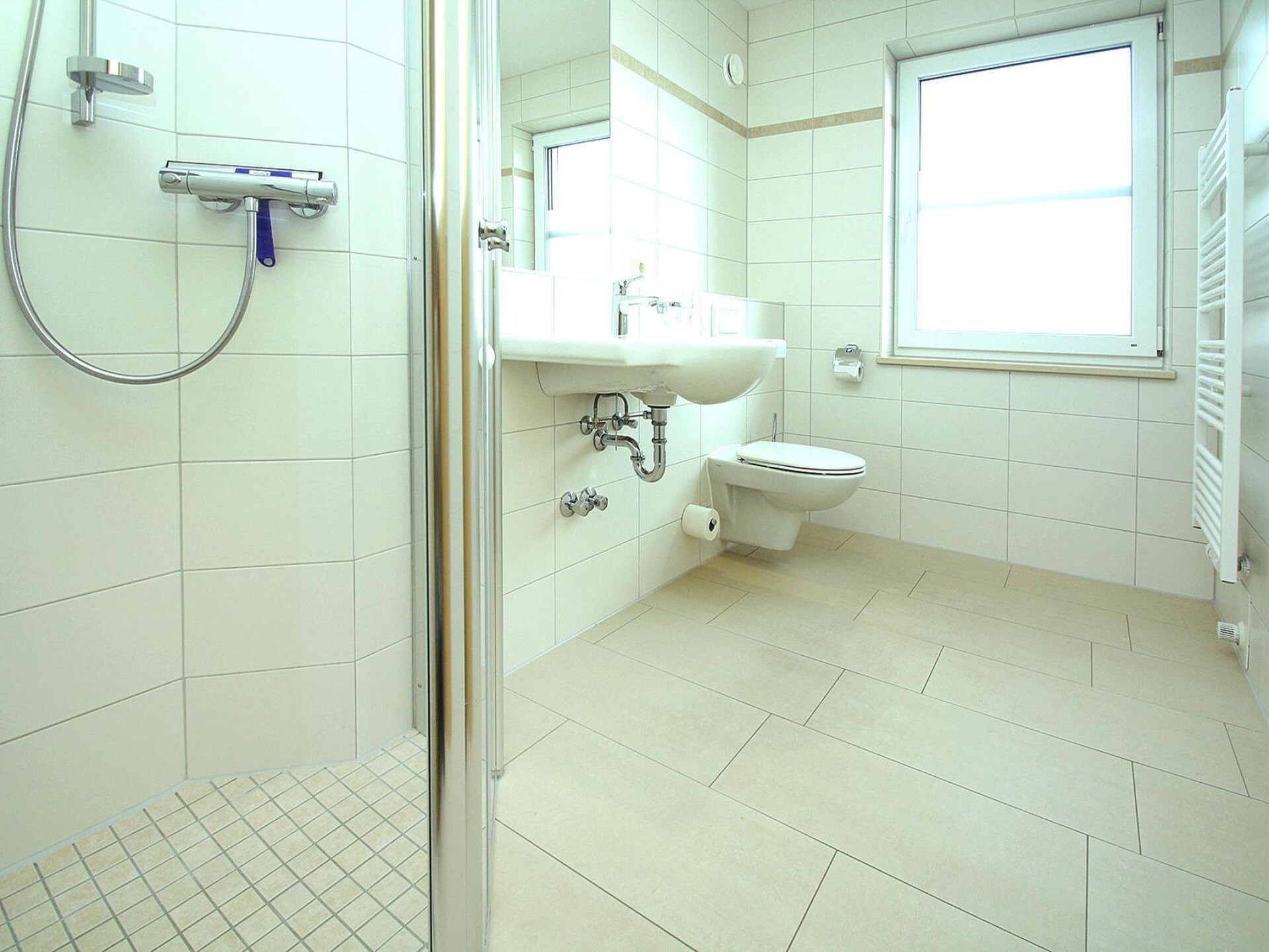 Direct aan het Plauer Meer: 3-kamerappartement voor 6 personen met WiFi - foto 6