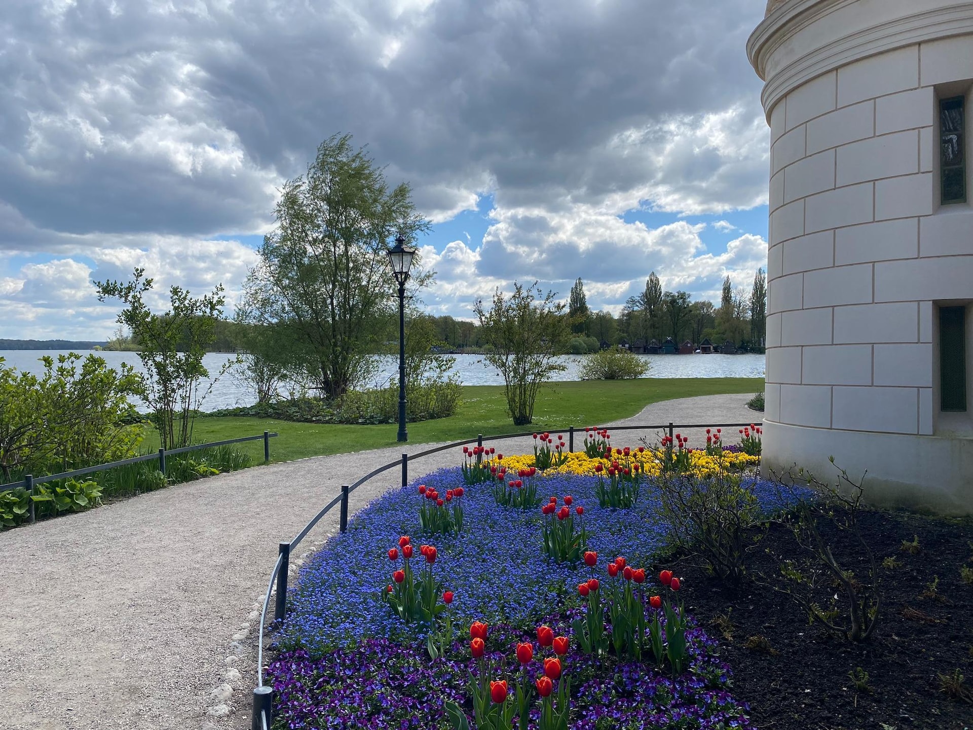 Aan het meer: Licht appartement met wellness in Schwerin - foto 24
