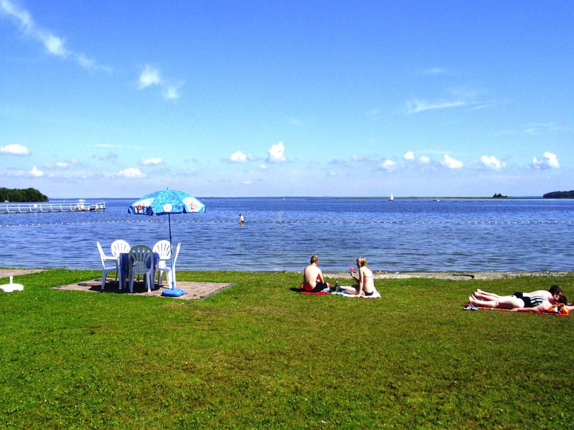 Vrijstaand huis met sauna, haard & roeiboot op 250m van de Müritz - foto 22