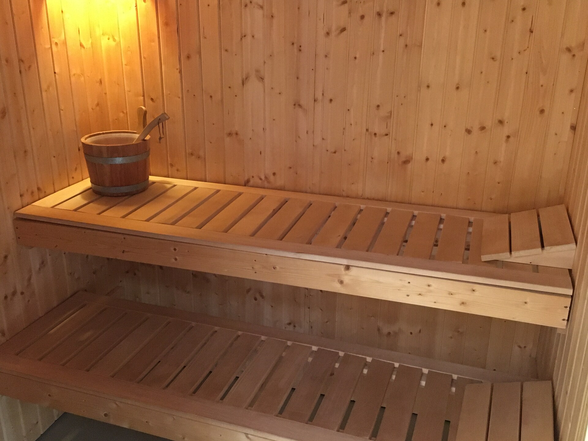 Vrijstaand huis met sauna, haard & roeiboot op 250m van de Müritz - foto 16