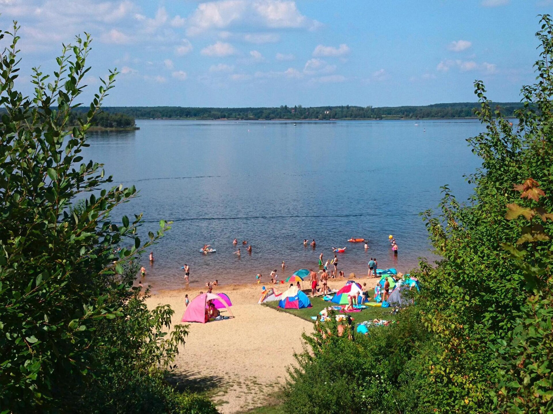 Vrijstaande bungalow aan de Senftenberger See met tuin, vlakbij het strand - foto 37