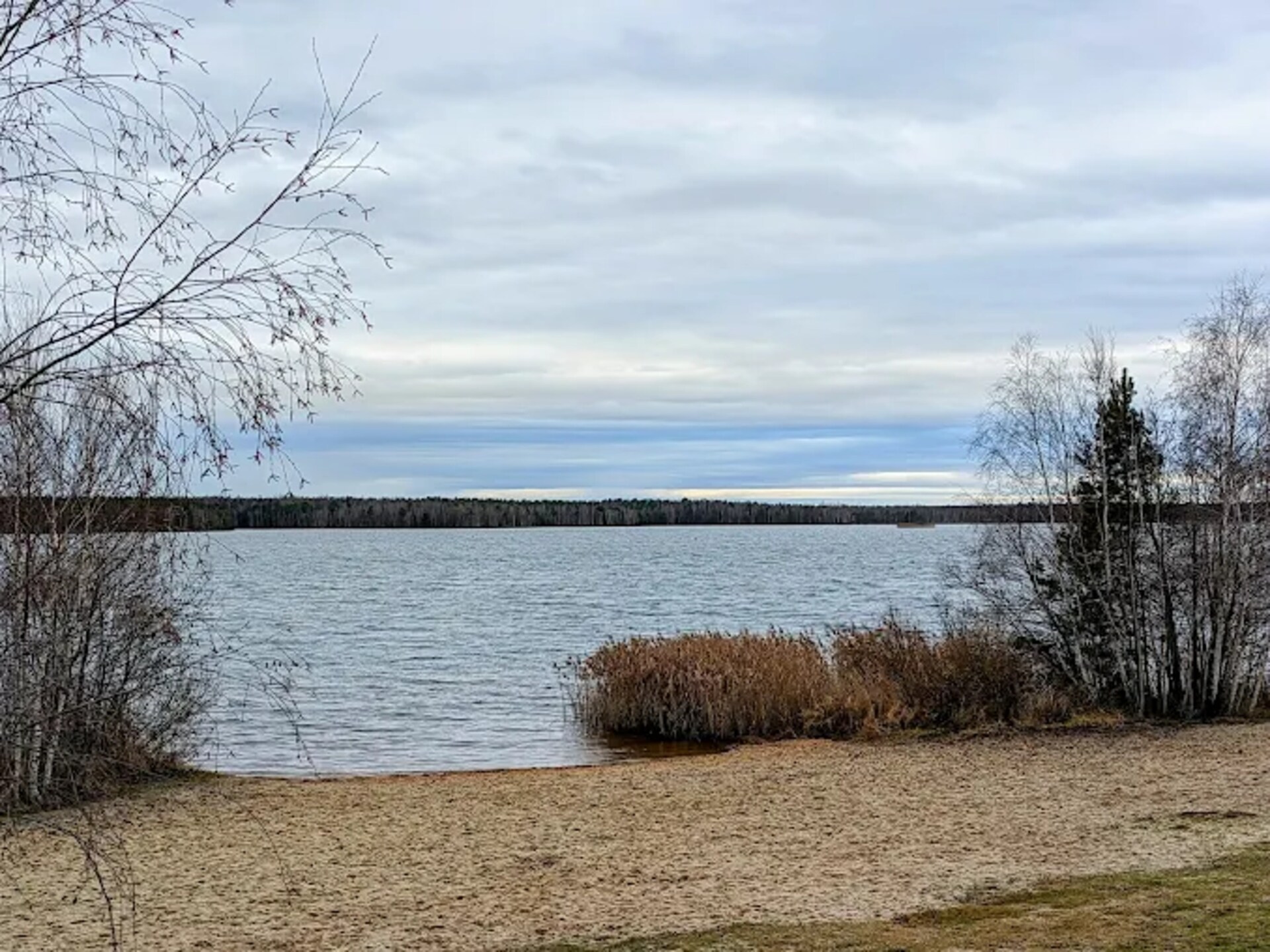 Vrijstaande bungalow aan de Senftenberger See met tuin, vlakbij het strand - foto 26