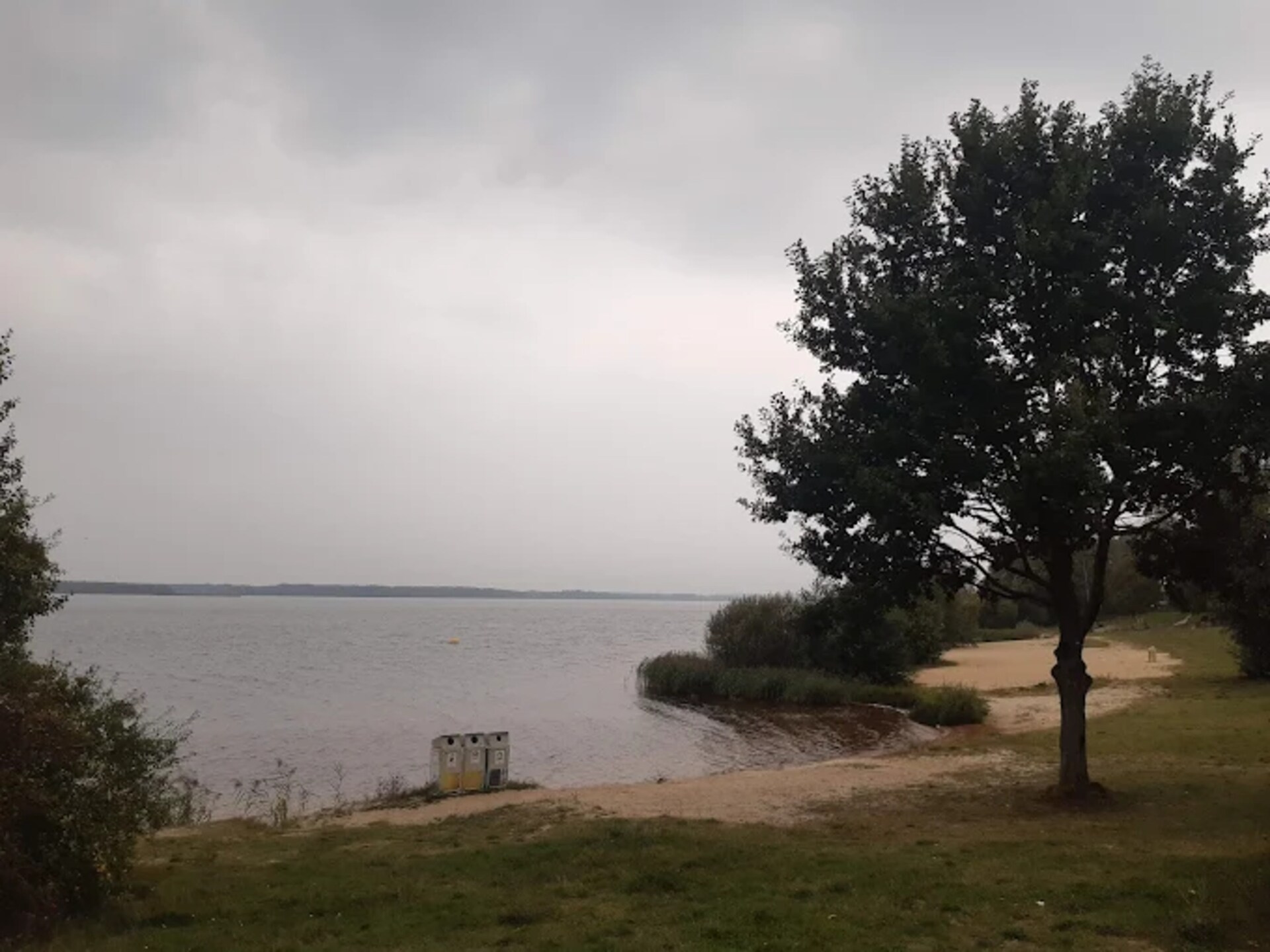 Vrijstaande bungalow aan de Senftenberger See met tuin, vlakbij het strand - foto 21