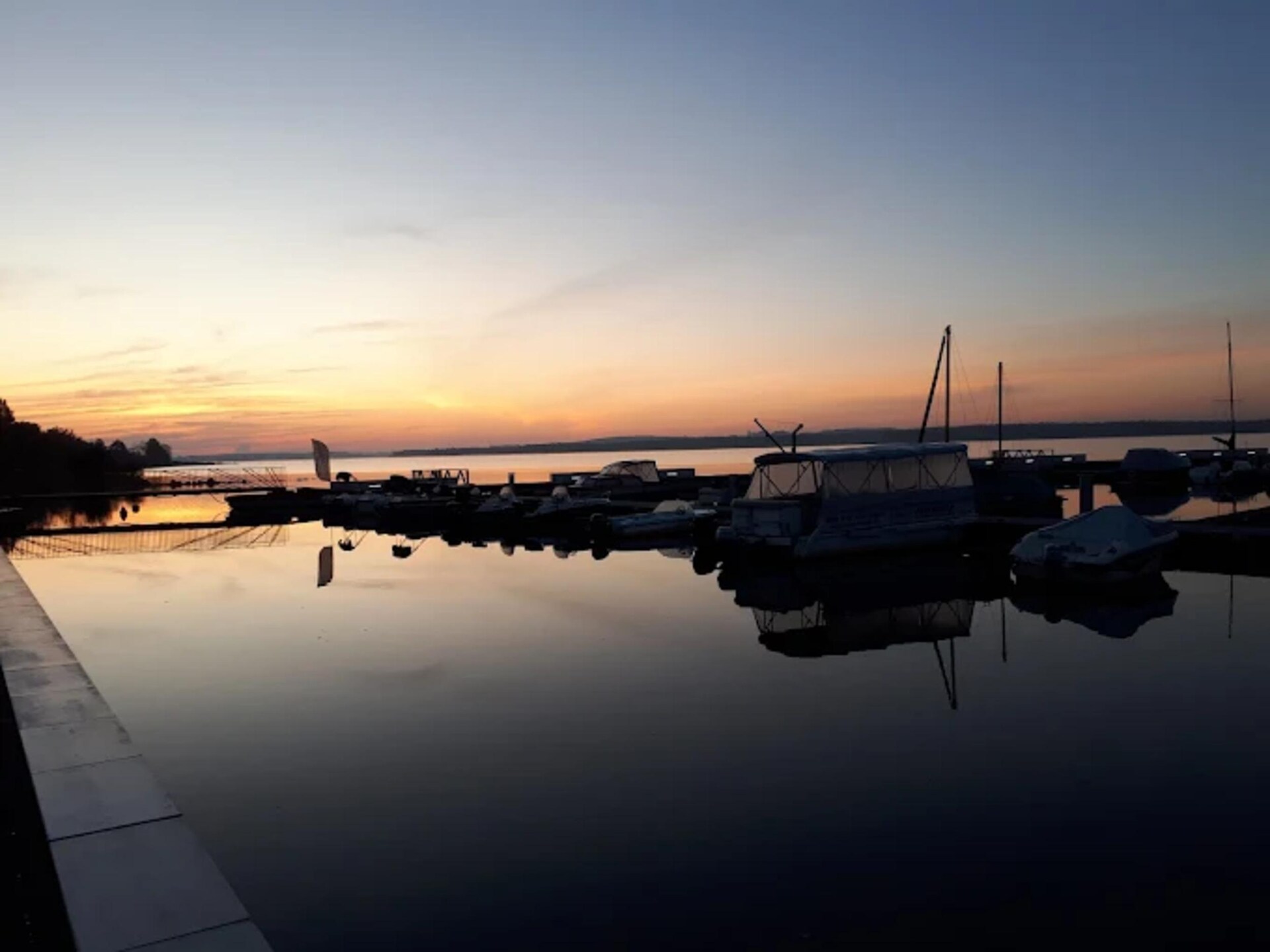 Vrijstaande bungalow aan de Senftenberger See met tuin, vlakbij het strand - foto 30