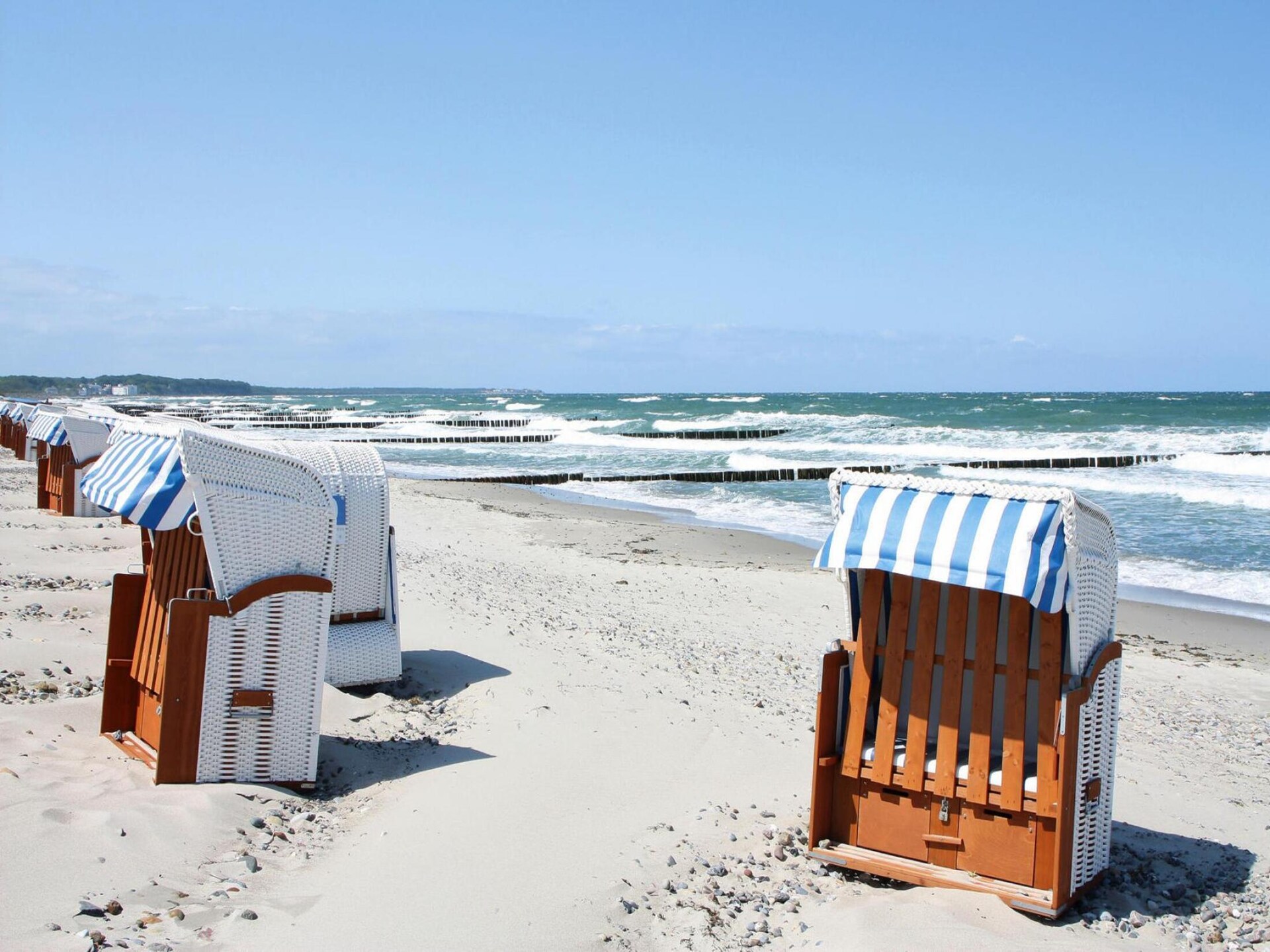 Studio 22: Uw luxe toevluchtsoord met panoramisch zeezicht op 50 meter van het strand - foto 15