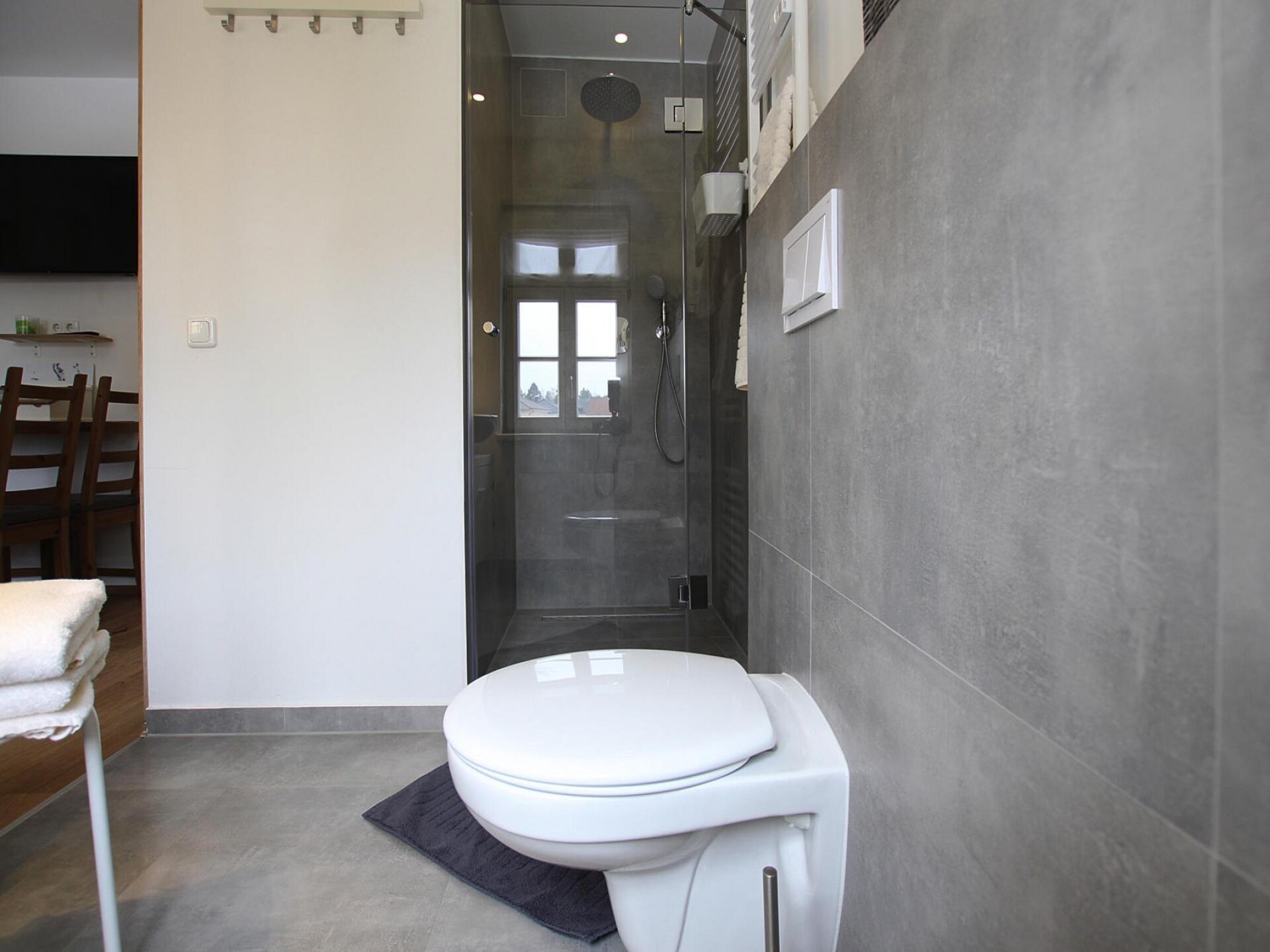 Chic appartement op de bovenste verdieping aan het Goethe Park in Leipzig - foto 9