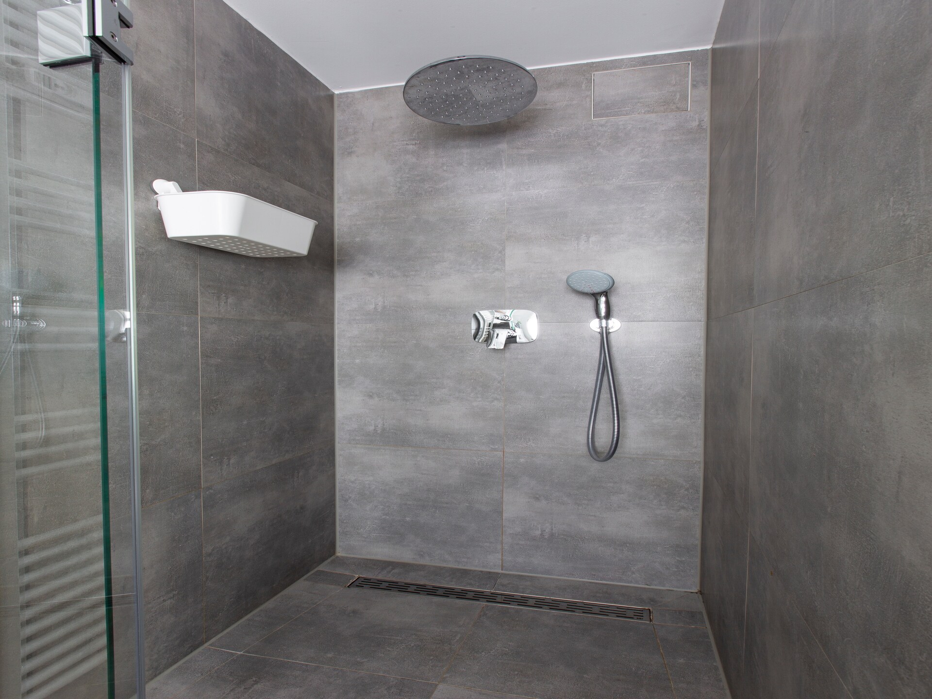 Chic appartement op de bovenste verdieping aan het Goethe Park in Leipzig - foto 18