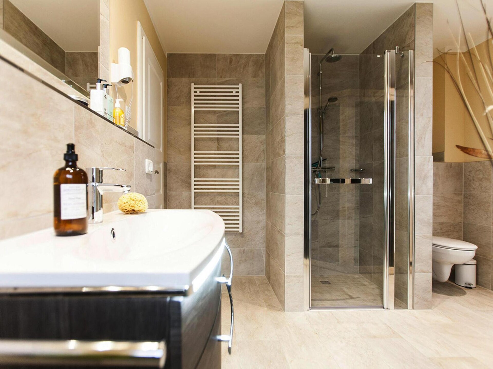 Aan het meer: Luxe rietgedekt vakantiehuis in Fuhlendorf - foto 20