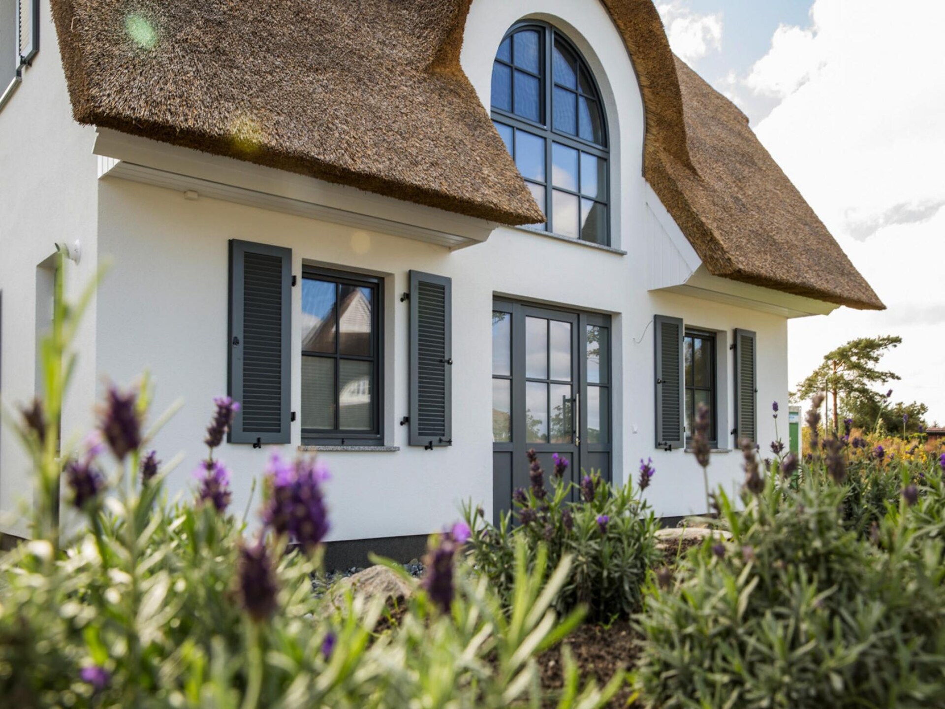 Luxe rietgedekt vakantiehuis met sauna aan de lagune bij Fuhlendorf - foto 26