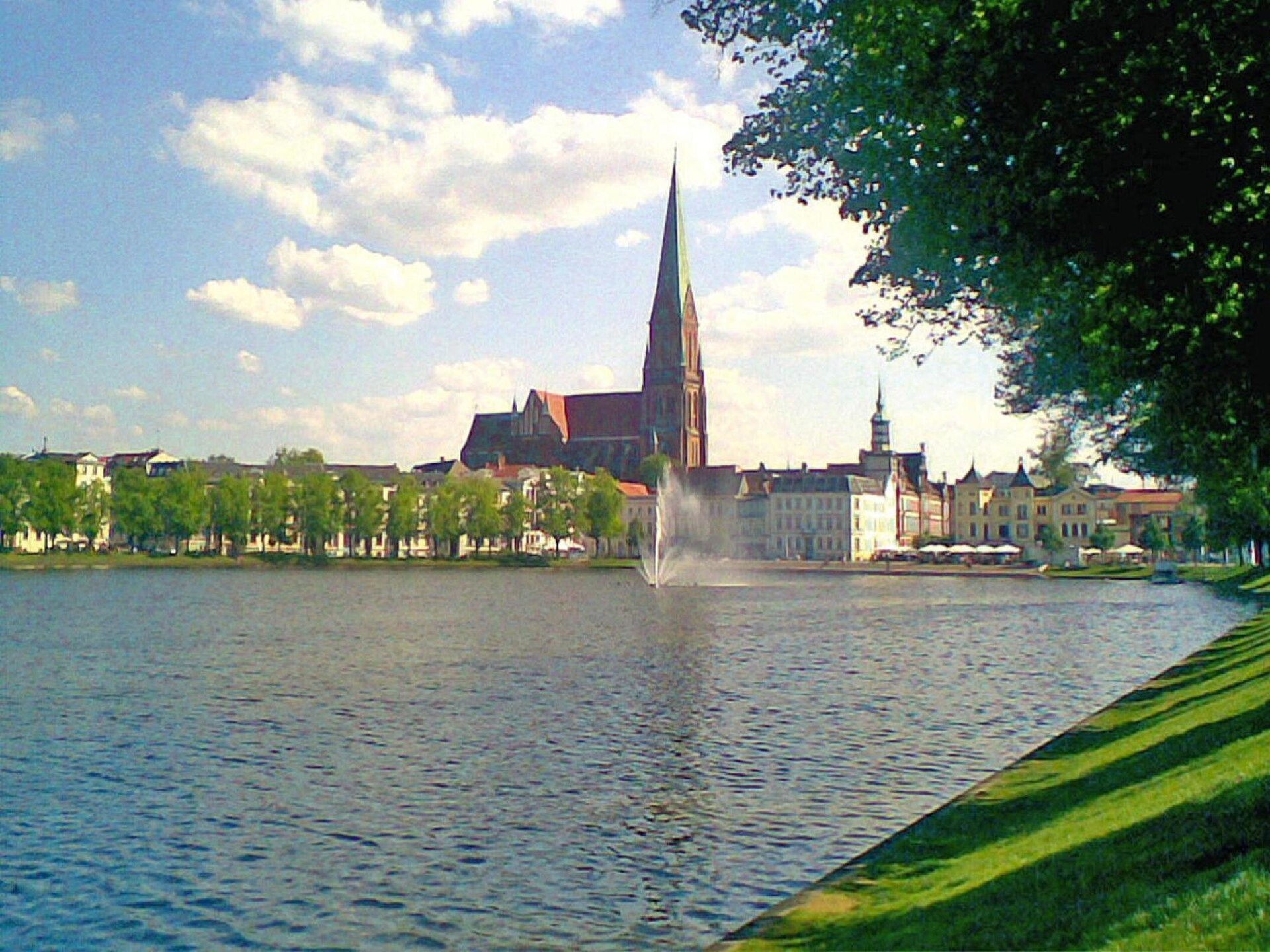 Aan het meer: Sfeervol appartement in historisch Schwerin - foto 20