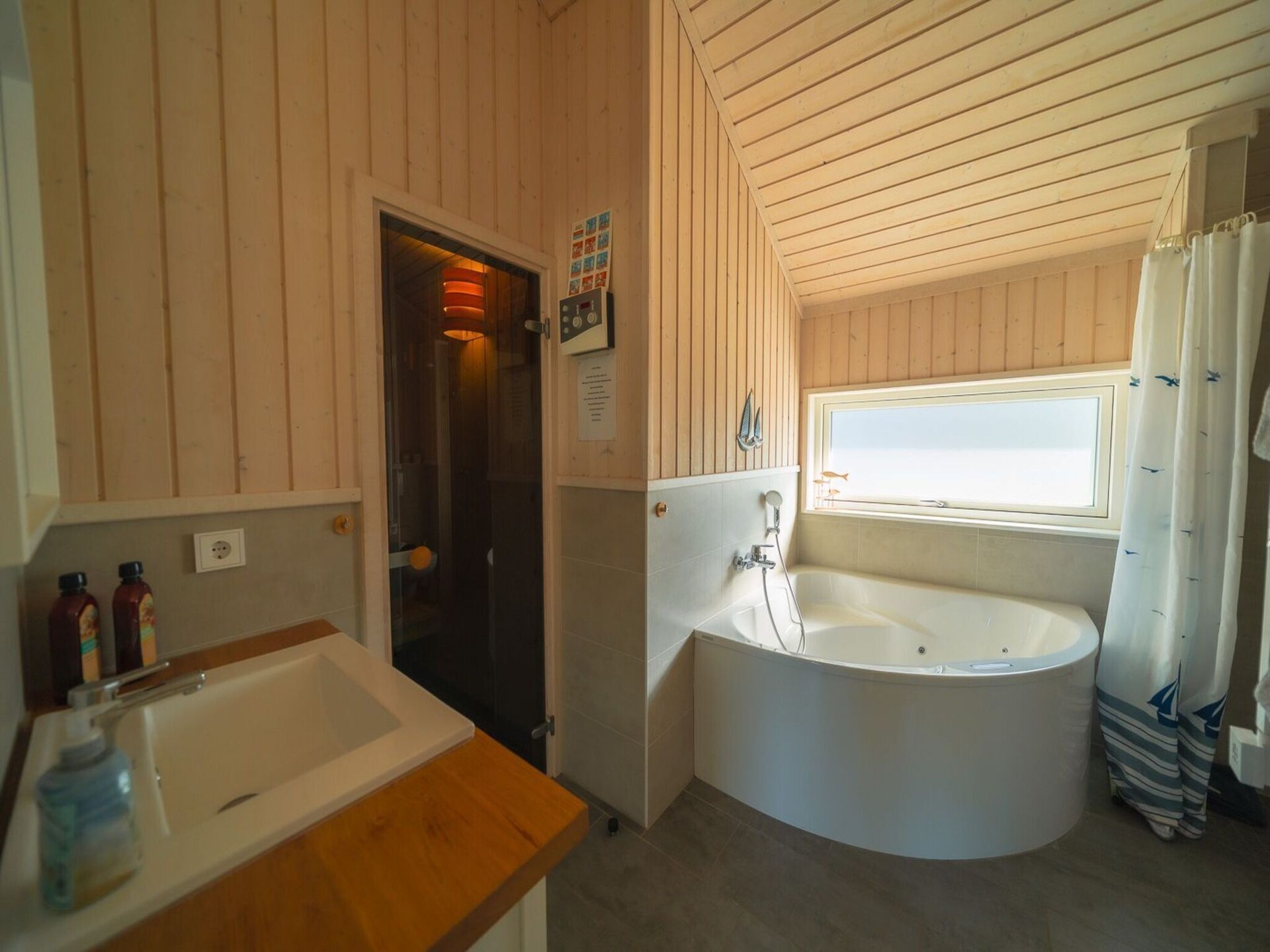 Aan het meer: Ruim wellnessvakantiehuis in Dümmer voor 13 personen - foto 21
