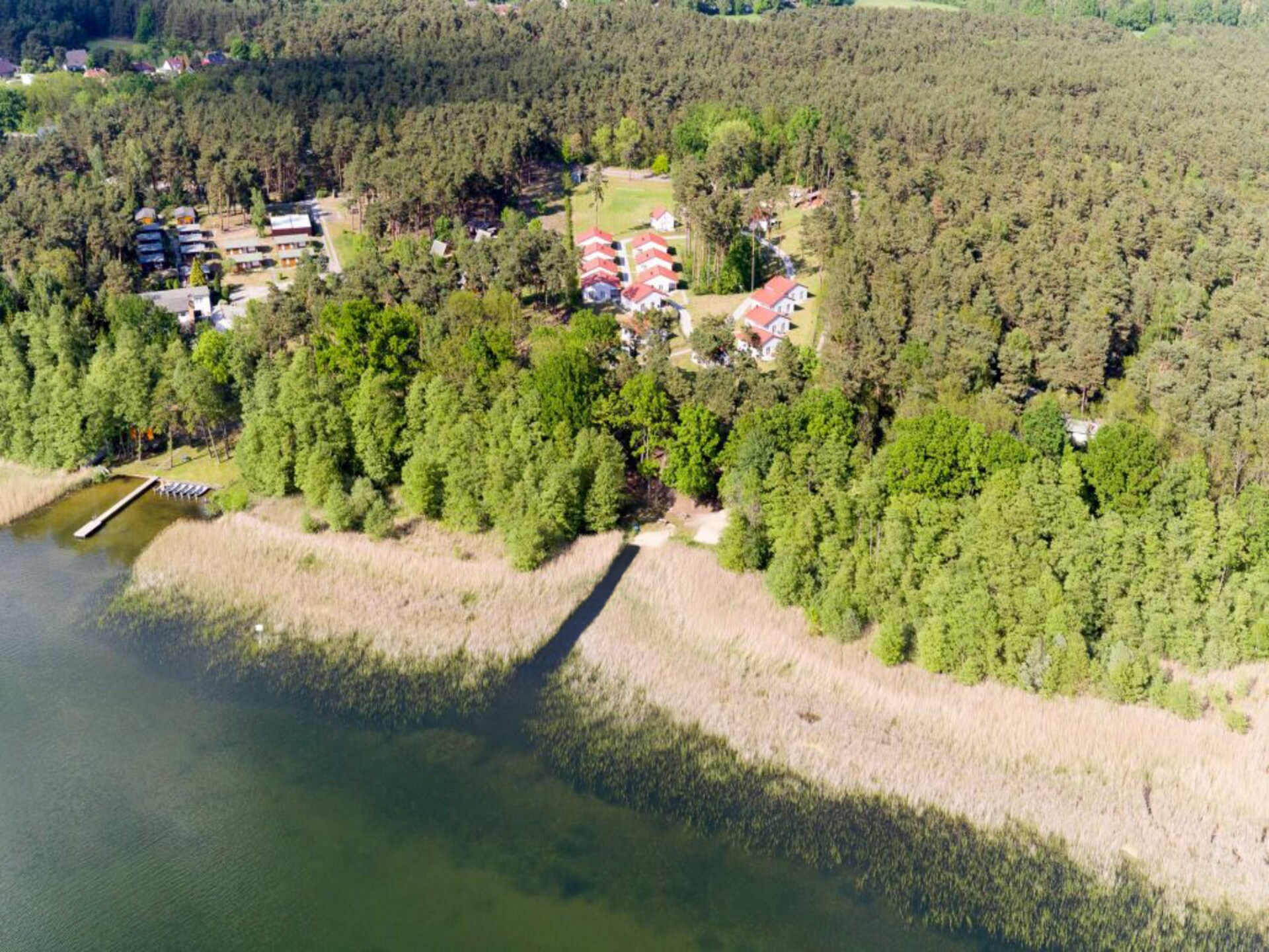 Vrijstaande bungalow aan het Storkower See met eigen tuin - foto 7