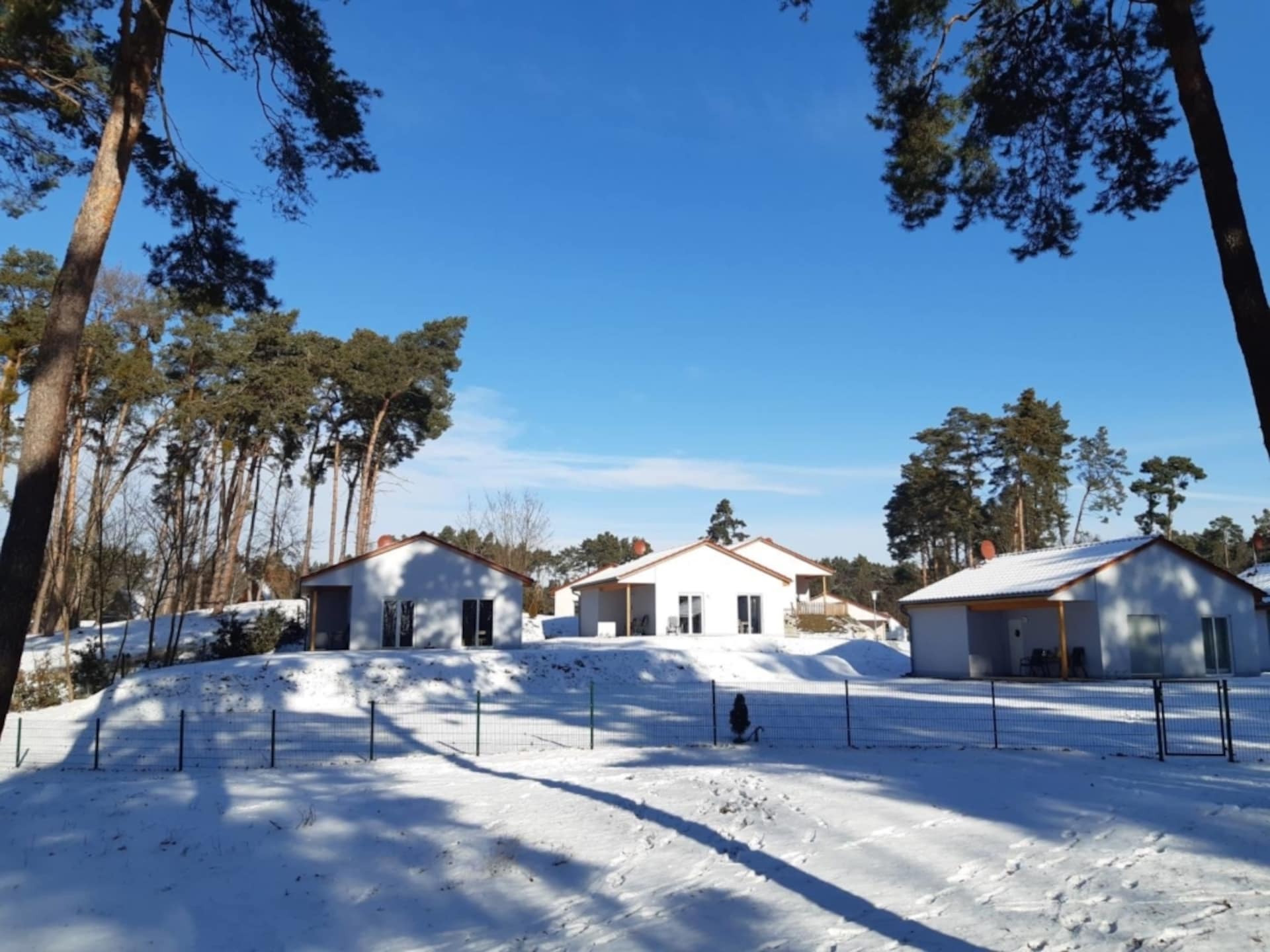 Vrijstaande bungalow aan het Storkower See met eigen tuin - foto 8