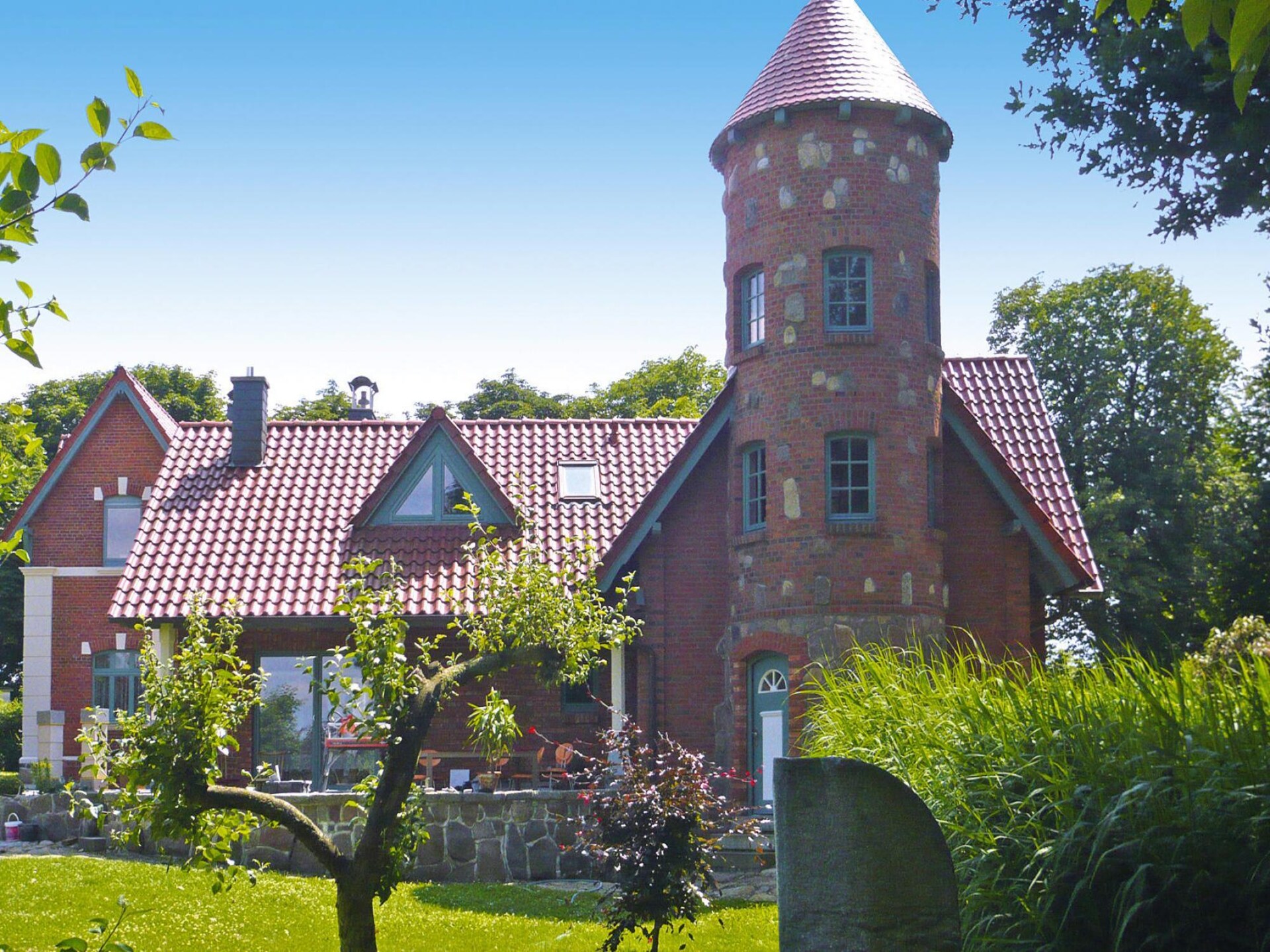 Sprookjesachtig vakantiehuis met toren, 500m van meer bij Plau am See - foto 3