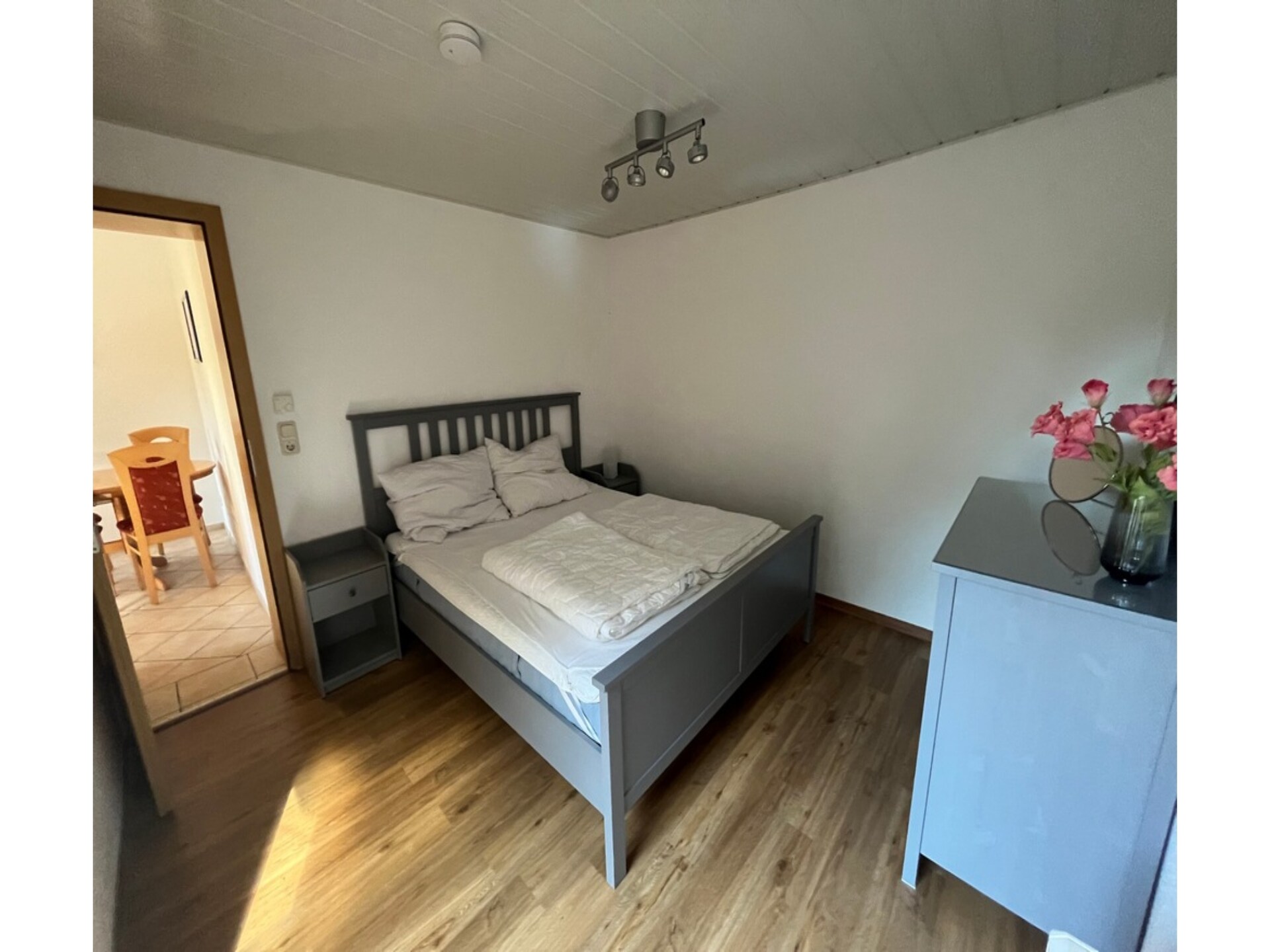 Knusse bungalow bij zee met fietsen, tuin en tennisbaan in Dornumersiel - foto 8