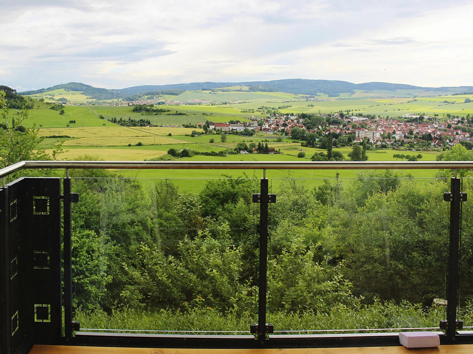 Vrijstaand vakantiehuis met panoramisch uitzicht in de Rhön – 5 personen - foto 13