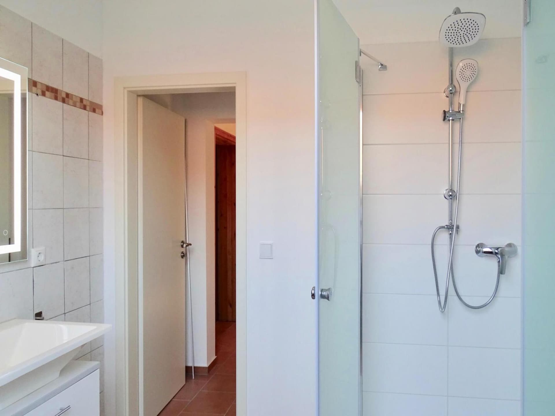 Op 1,0 km van het meer: Ruim appartement in Lütow voor 7 personen - foto 13