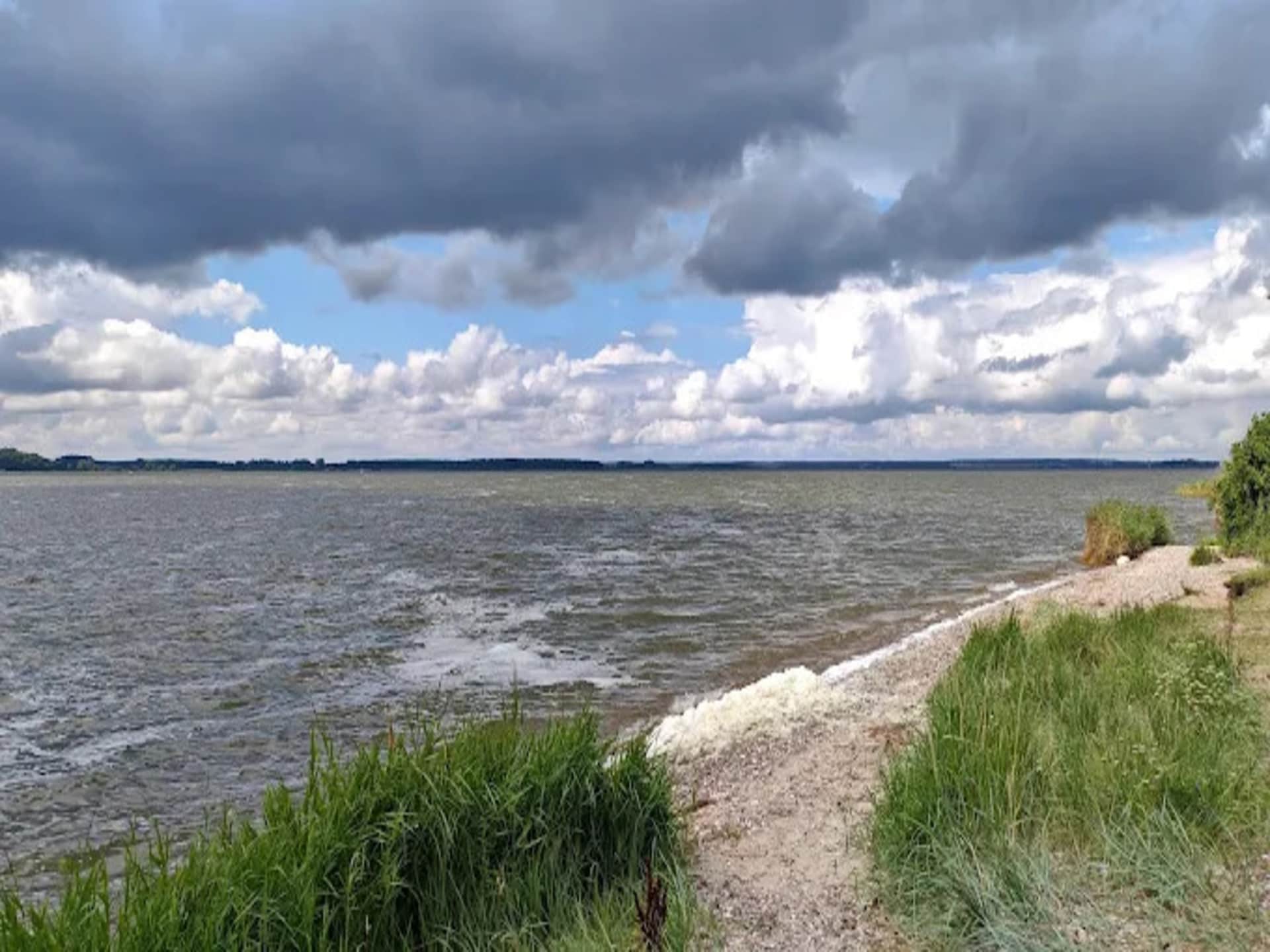 Op 1,0 km van het meer: Ruim appartement in Lütow voor 7 personen - foto 41