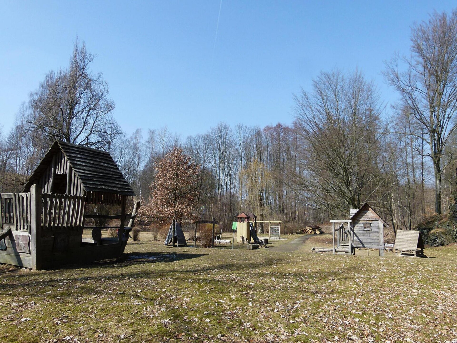 Knus appartement op de bovenverdieping met uitzicht op de tuin in Ellefeld - foto 13