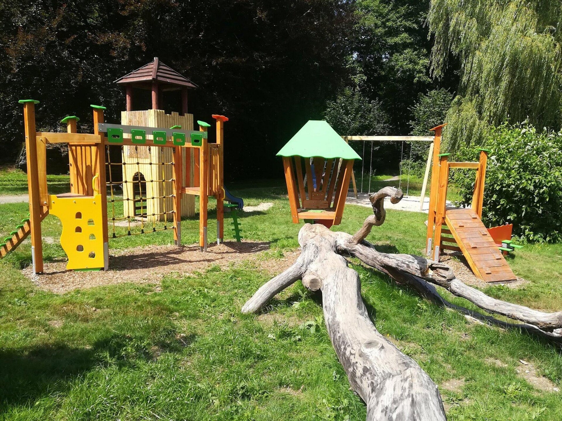 Knus appartement op de bovenverdieping met uitzicht op de tuin in Ellefeld - foto 8