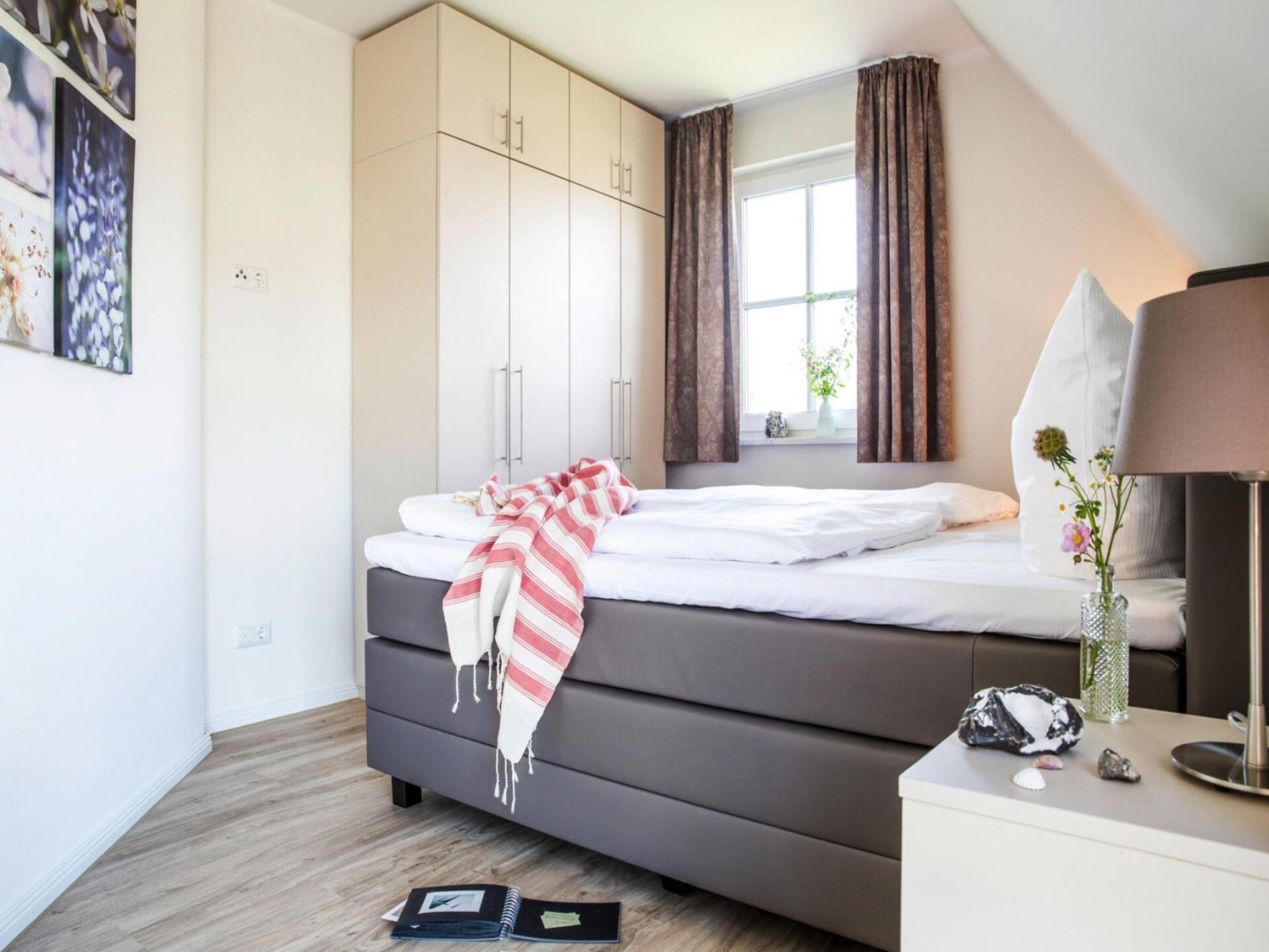 Luxe rietgedekt vakantiehuis met sauna en privé zwemplek aan de lagune - foto 10