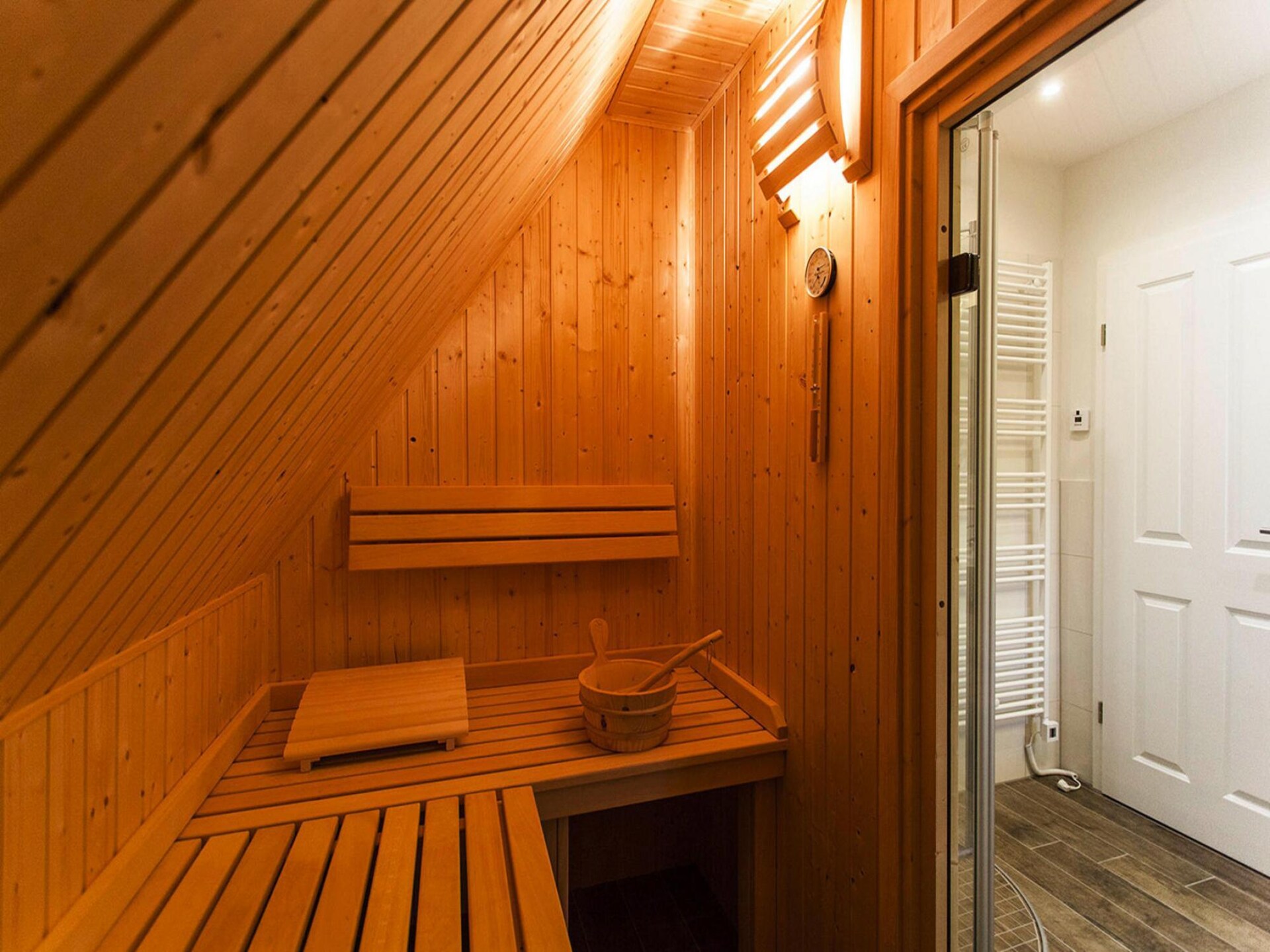Aan het meer: Luxe rietgedekt vakantiehuis in Fuhlendorf · 6 pers. - foto 35