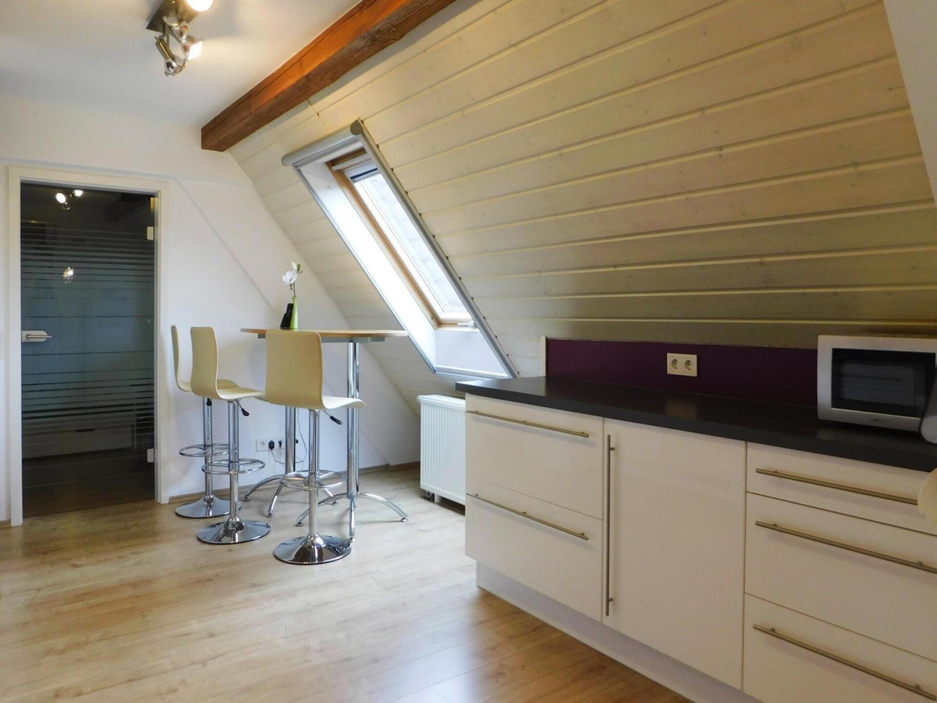 Ruim modern appartement aan de golfbaan bij het meer in Veringendorf - foto 7