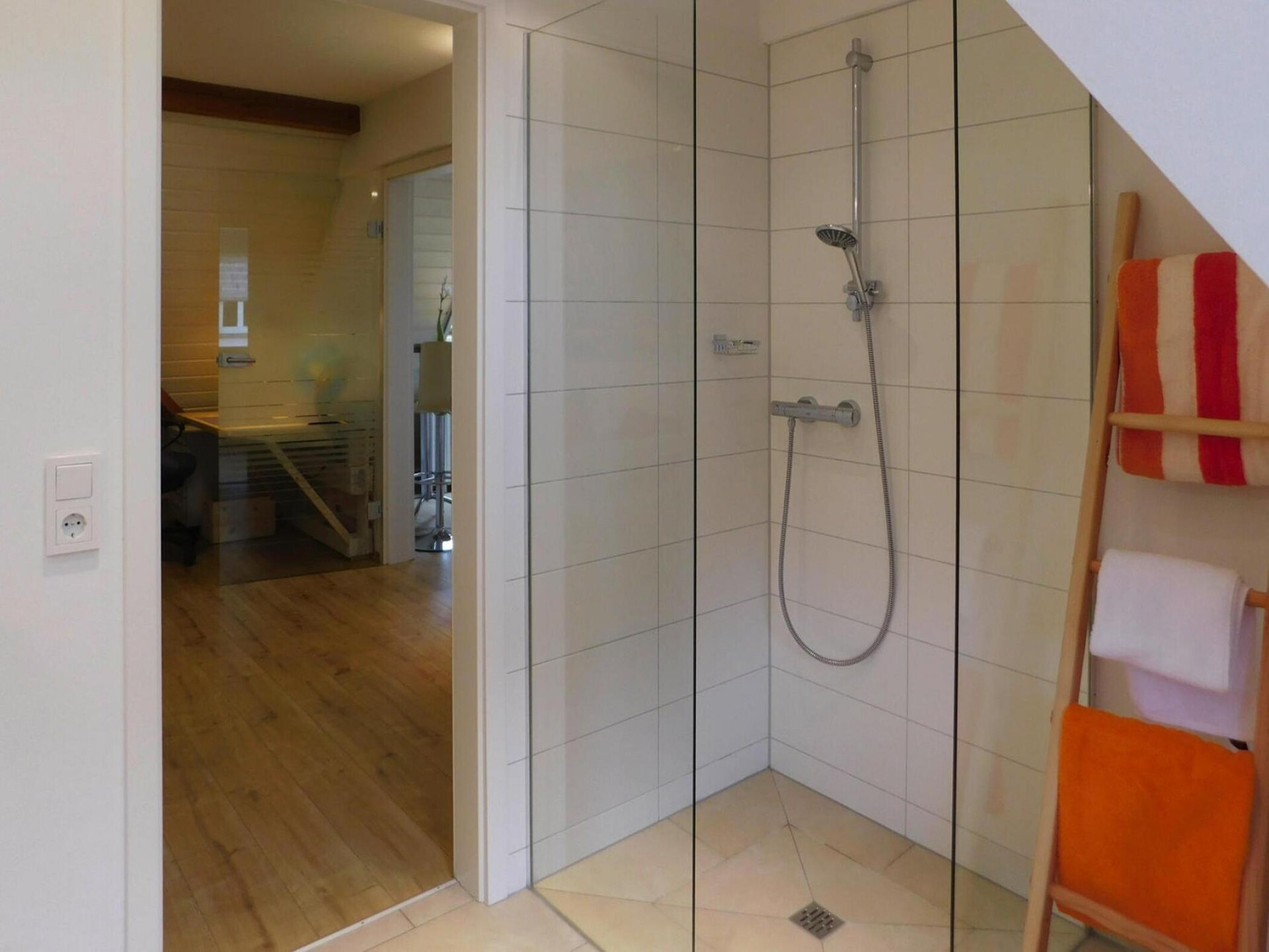 Ruim modern appartement aan de golfbaan bij het meer in Veringendorf - foto 15