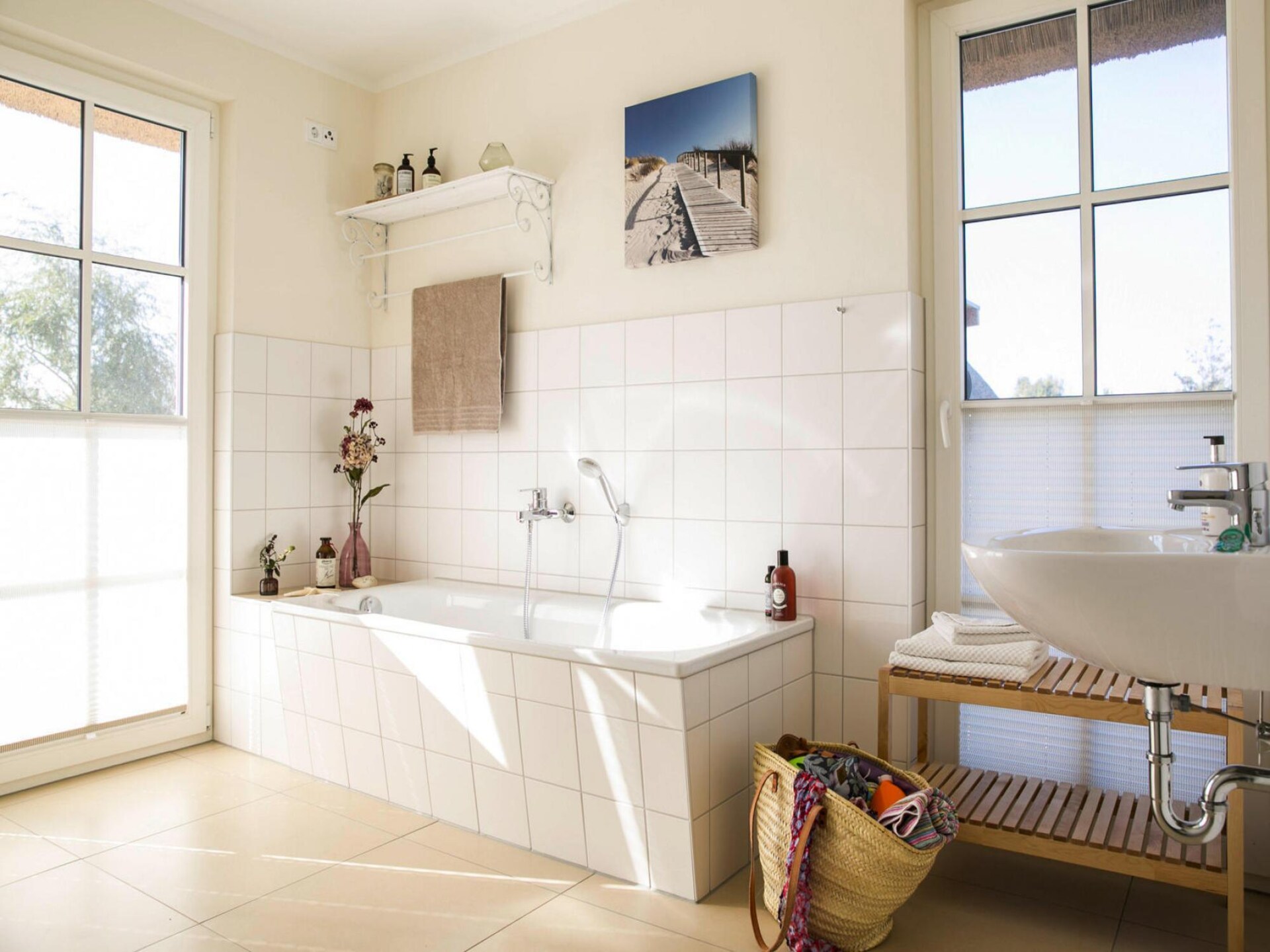 Rietgedekt vakantiehuis aan de lagune met sauna, 100 meter van het water - foto 12
