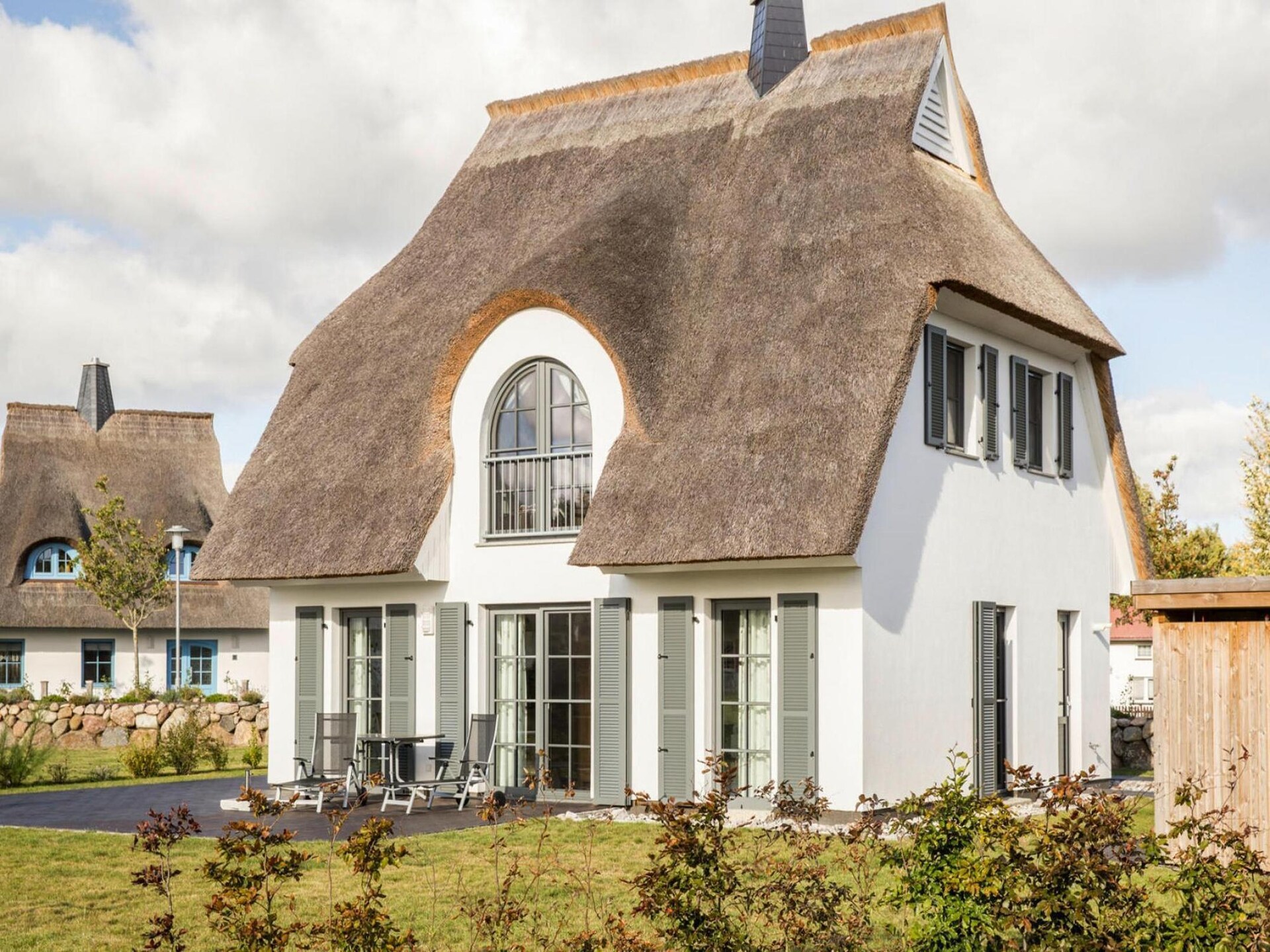 Luxe rietgedekt vakantiehuis met sauna en eigen zwemplek aan de lagune - foto 1
