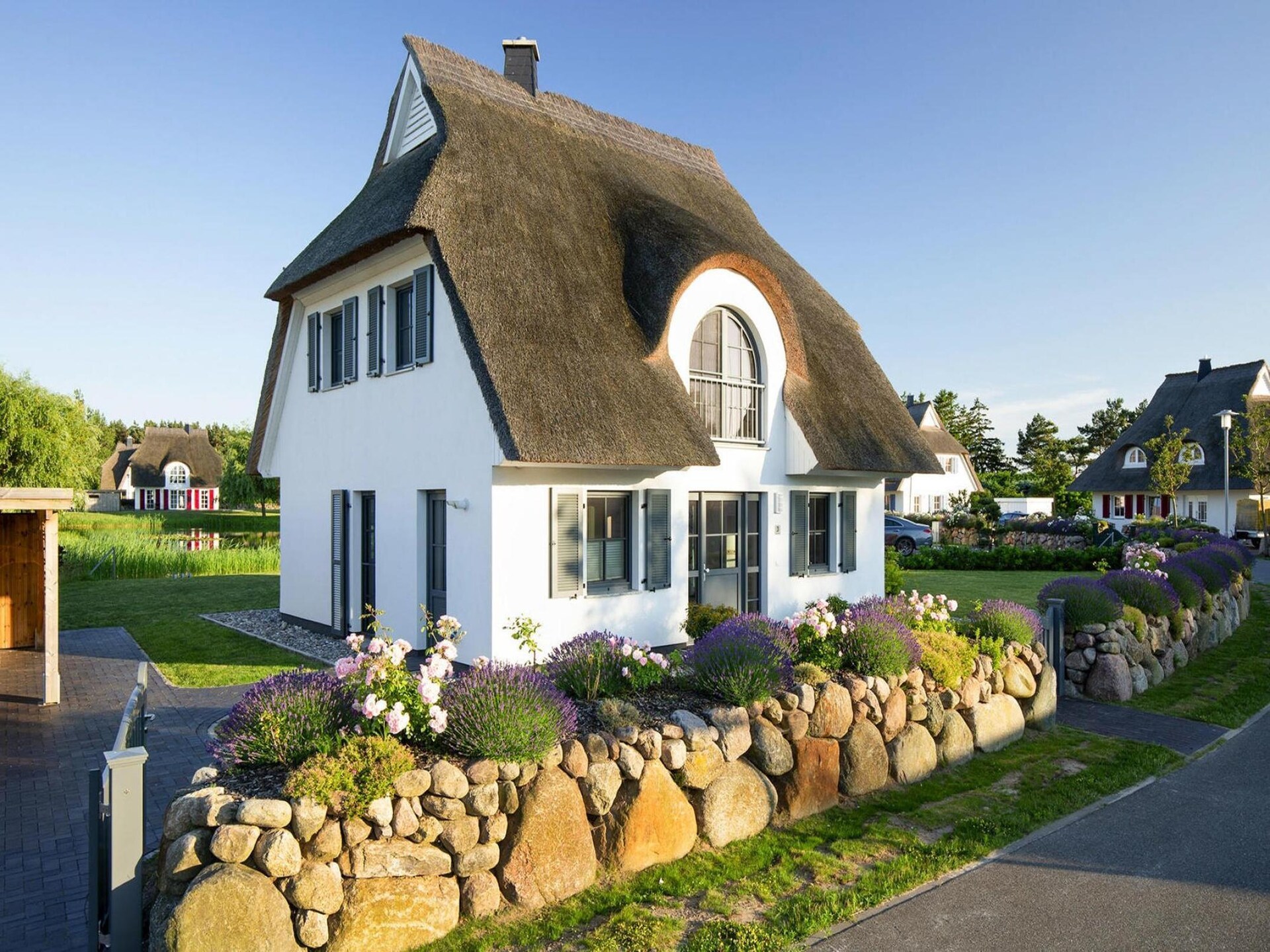 Luxe rietgedekt vakantiehuis met sauna en eigen zwemplek aan de lagune - foto 2