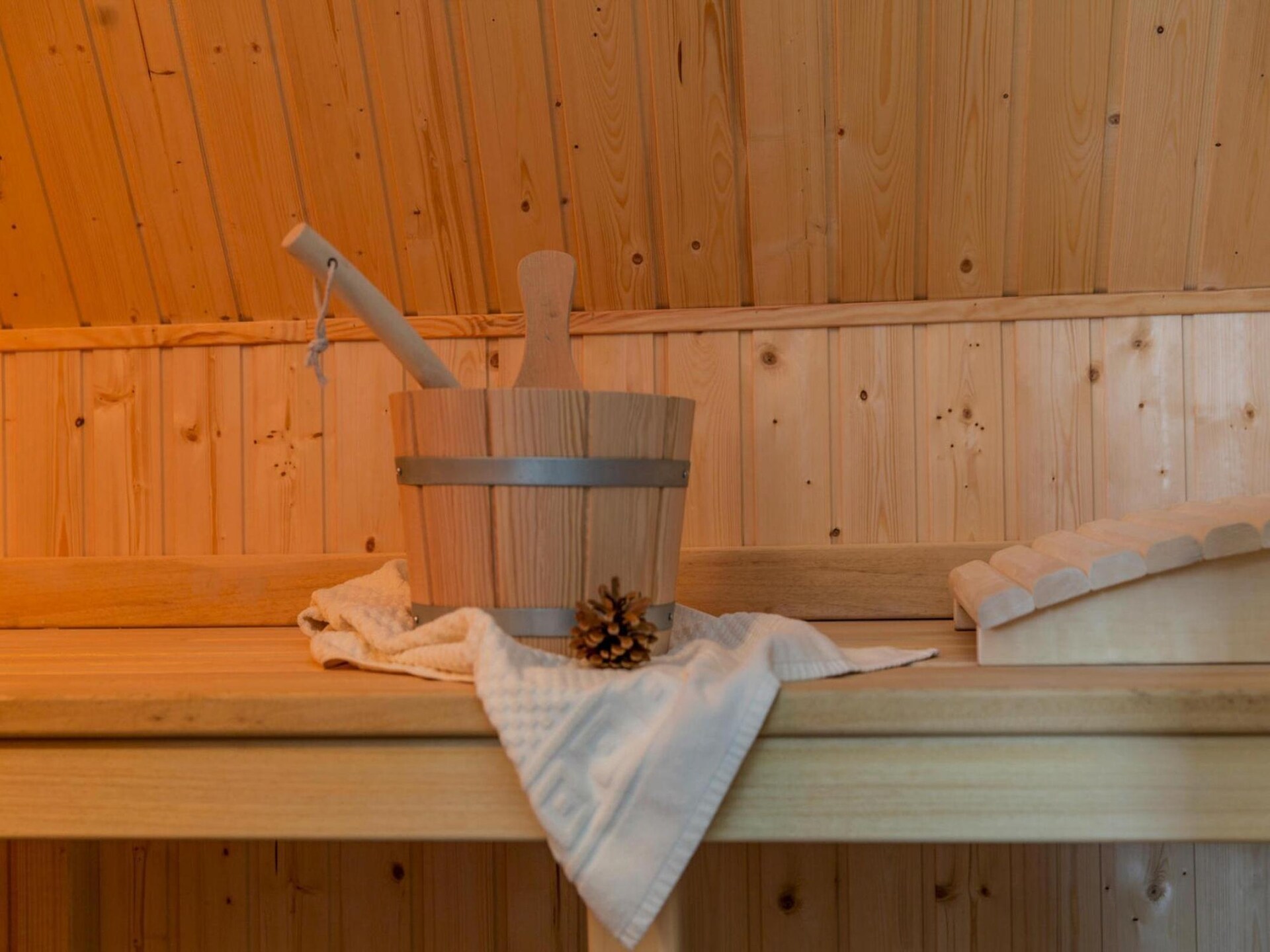 Luxe rietgedekt vakantiehuis met sauna en eigen zwemplek aan de lagune - foto 23