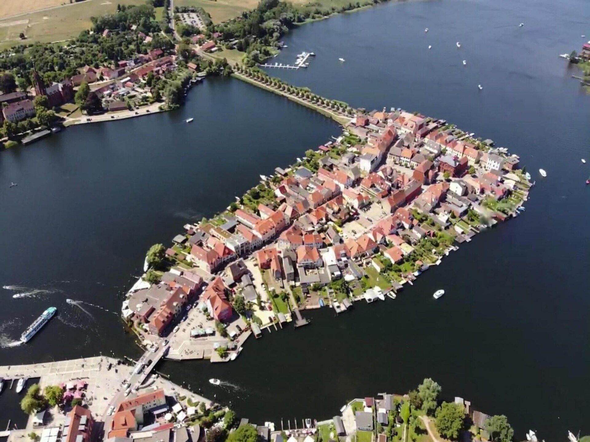 Gezellig vakantiehuis Alex Nr 2 in hartje Malchow, 250m van het meer - foto 12