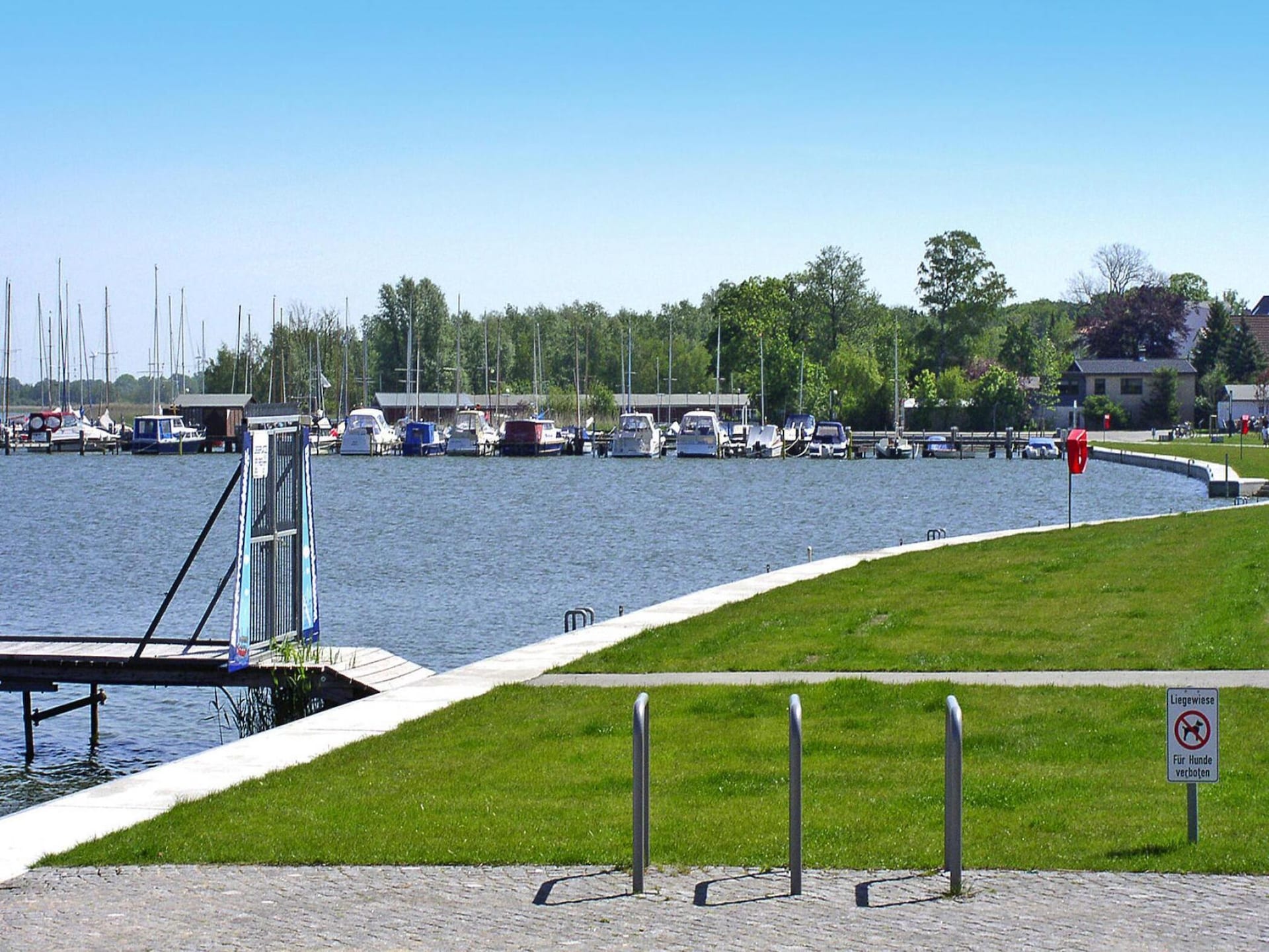 Ruim appartement met speeltuin en terras, 12 km van het strand - foto 12