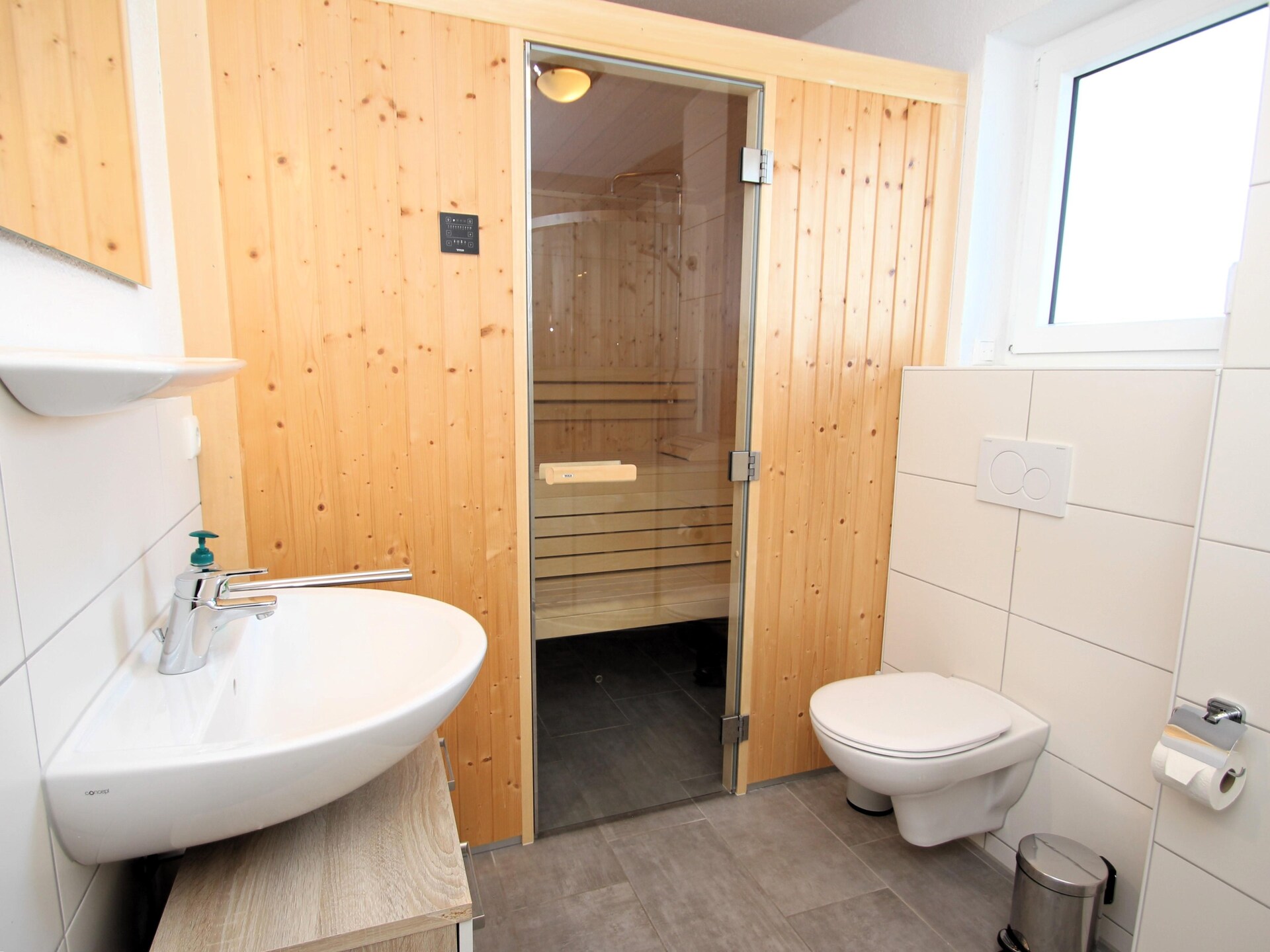 Gezellig vakantiehuis Tossens, 2 km van strand met sauna en uitzicht - foto 14