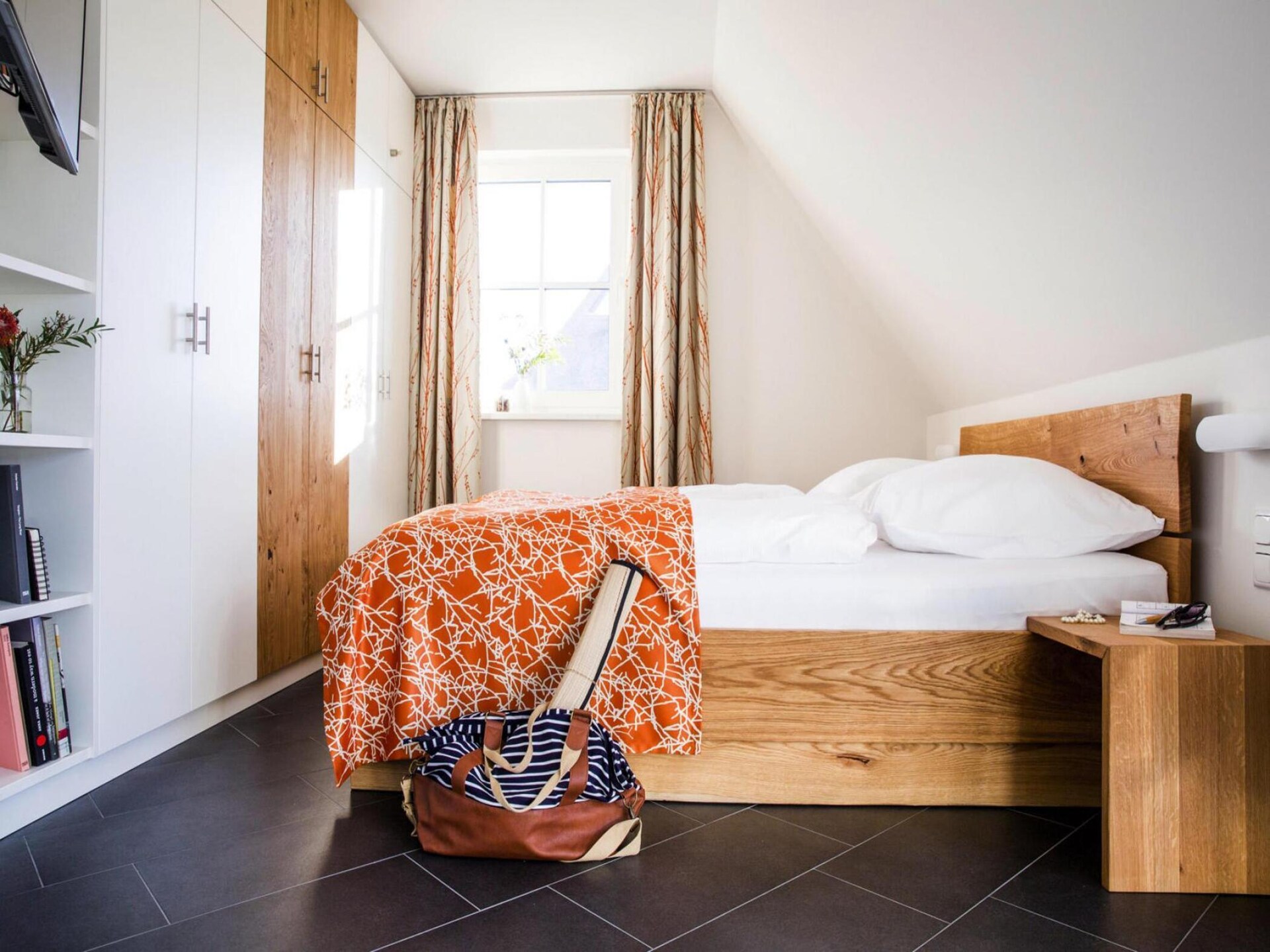 Luxe rietgedekt vakantiehuis met sauna en zwemlagune nabij Bodden - foto 15