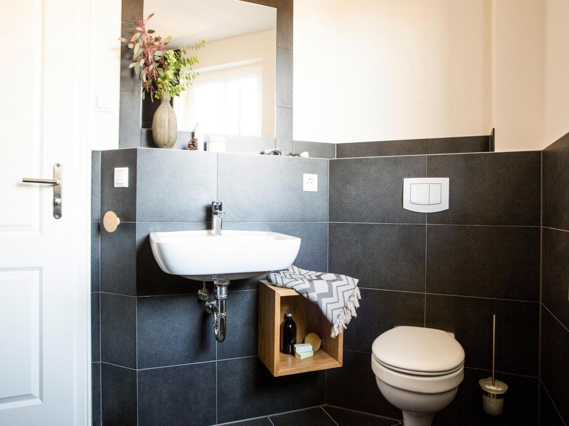 Luxe rietgedekt vakantiehuis met sauna en zwemlagune nabij Bodden - foto 20