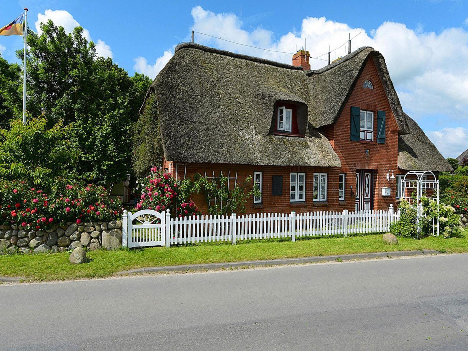 Sfeervol rietgedekt appartement op Föhr, vlakbij golfbaan en op 4 km van strand - foto 6