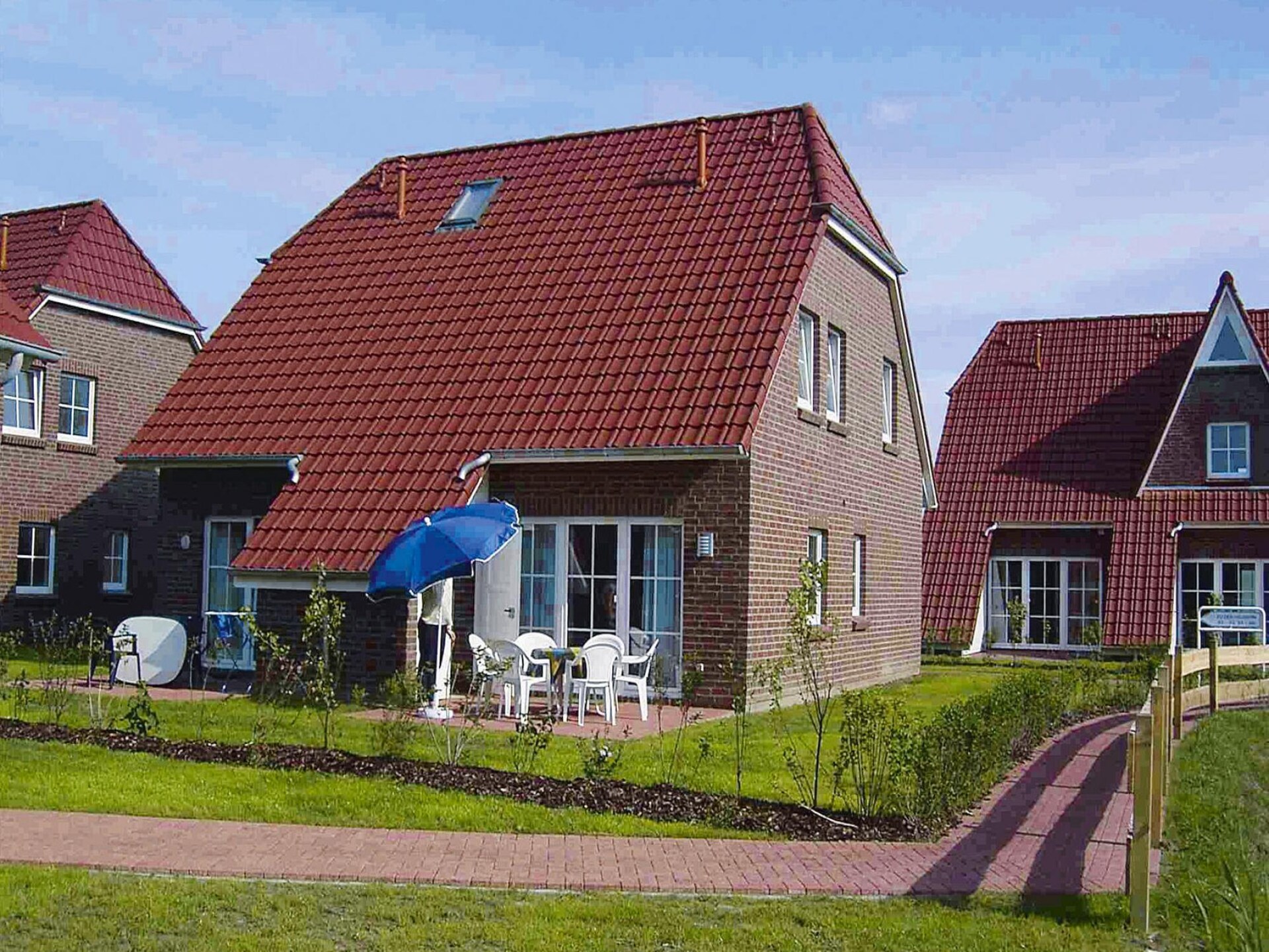 Gezinshuis pal achter de dijk in Burhave, 200m van het strand - foto 3