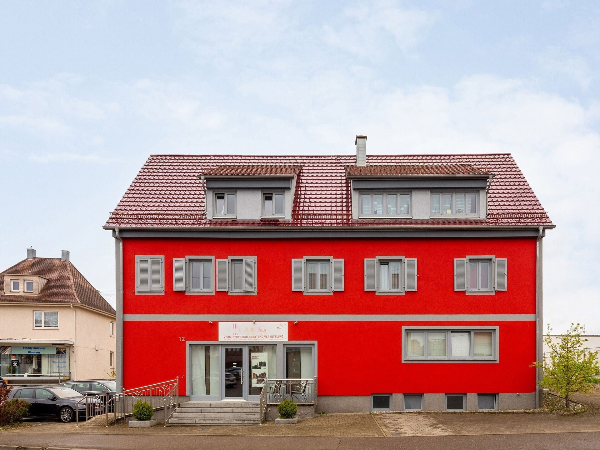 Gedurfd rood-zwart appartement bij kasteel Altshausen - foto 2