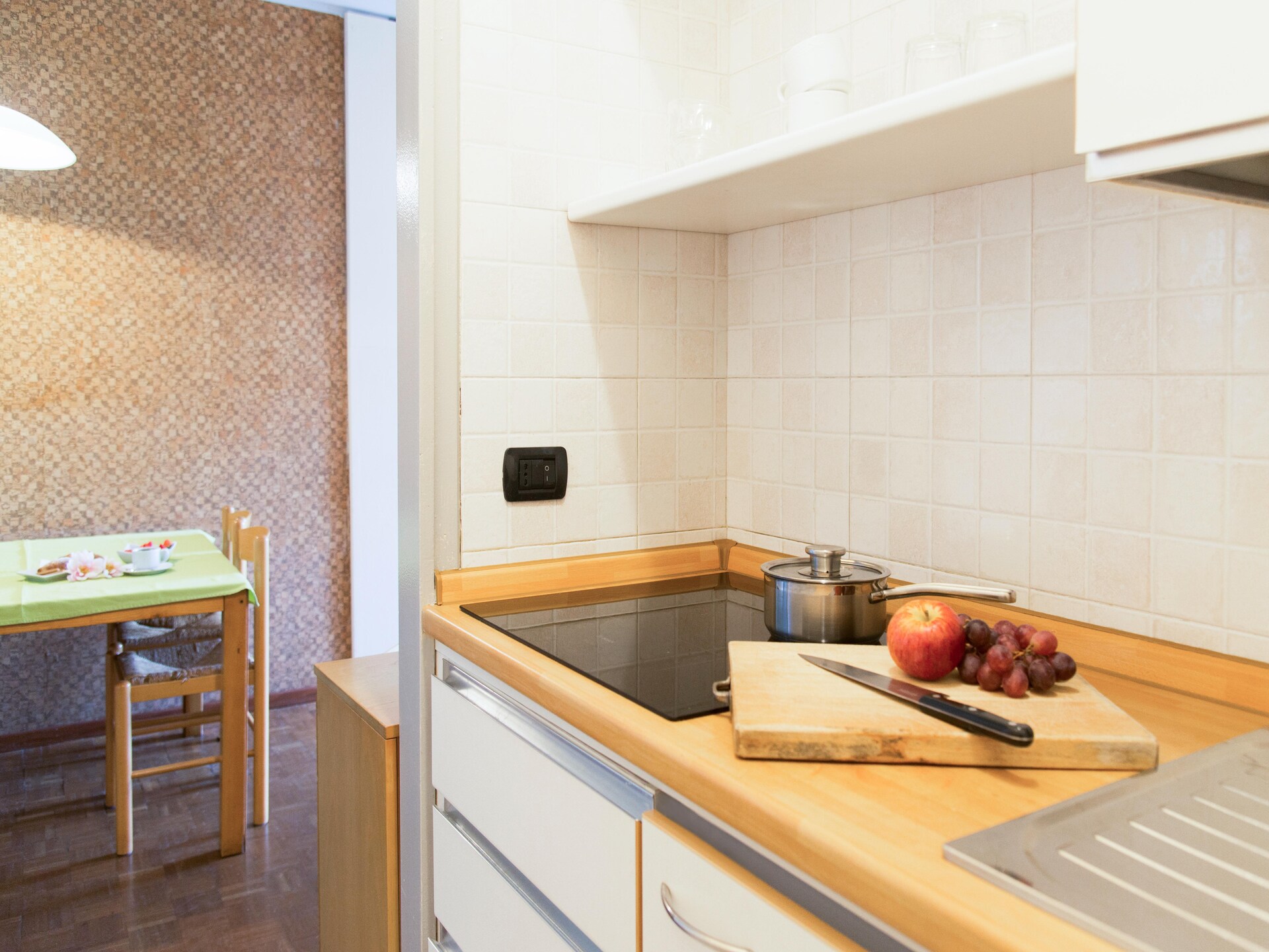 Licht appartement voor 5 bij het Gardameer met zwembad, op 500m van strand - foto 17
