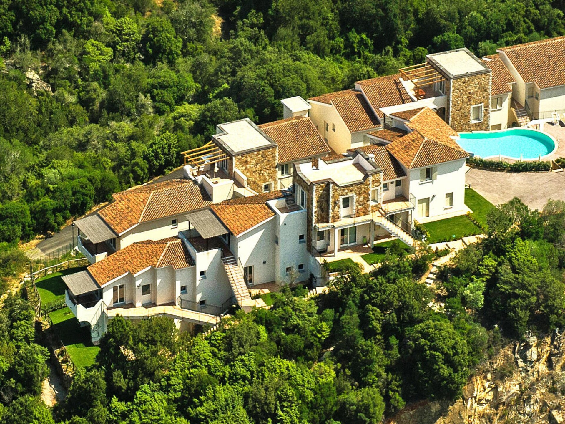 Panoramisch appartement voor 8 aan de Costa Smeralda met zwembad en zeezicht - foto 4