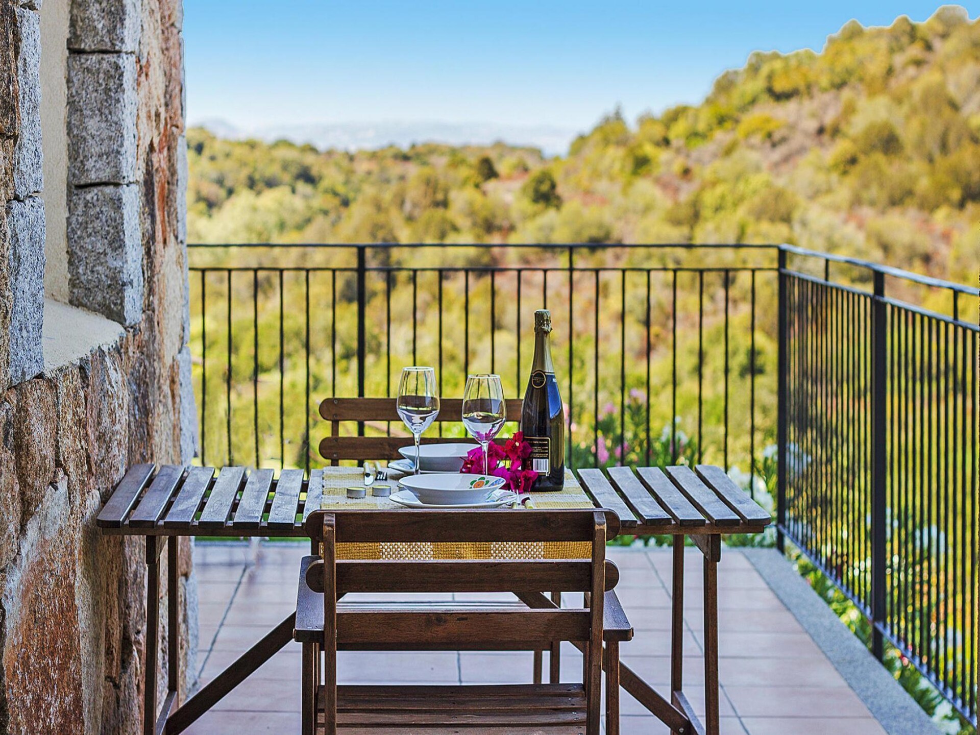 Panoramisch appartement voor 8 aan de Costa Smeralda met zwembad en zeezicht - foto 46