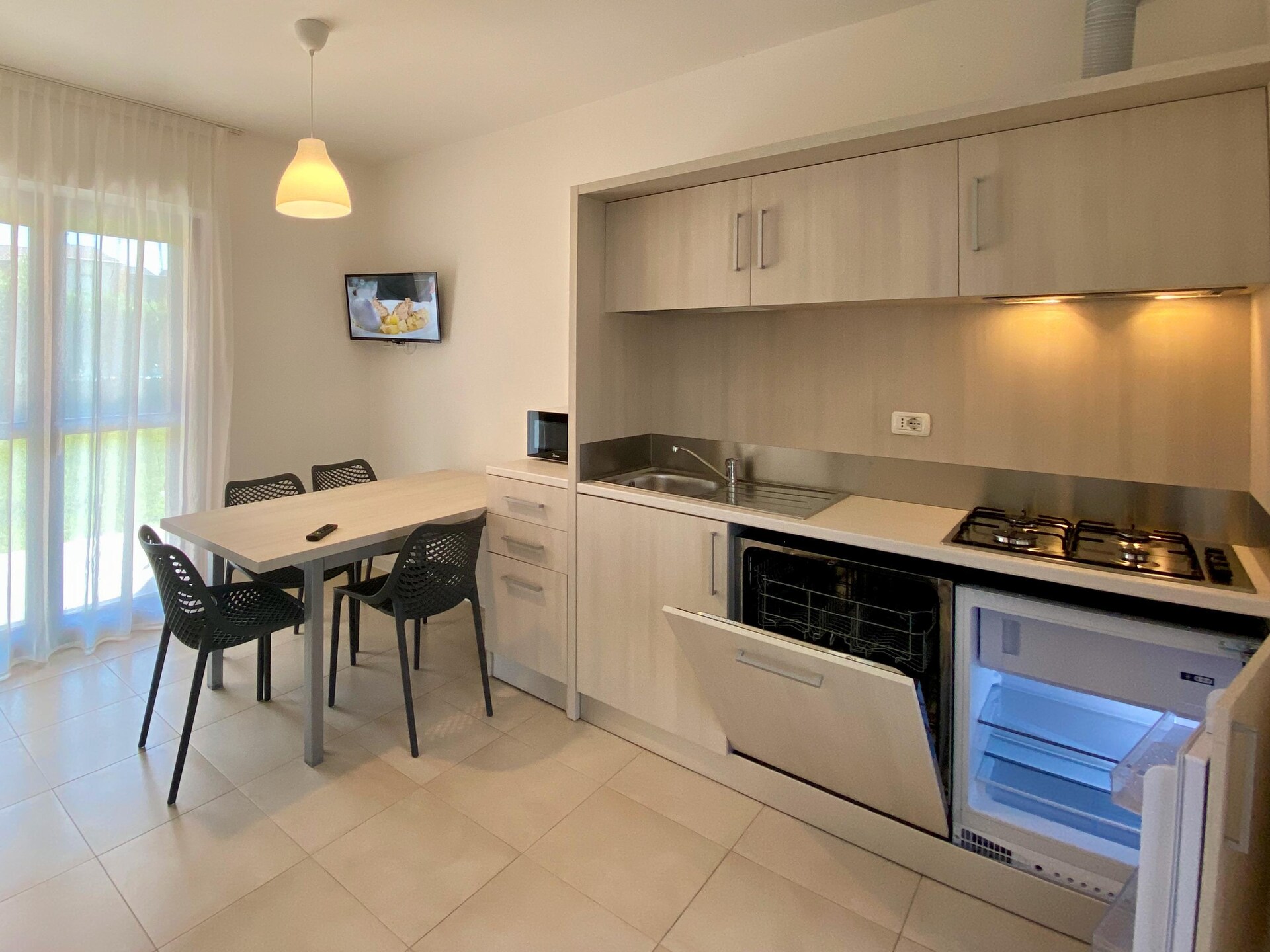 Comfortabel appartement voor 6 personen in Castelnuovo del Garda - foto 8
