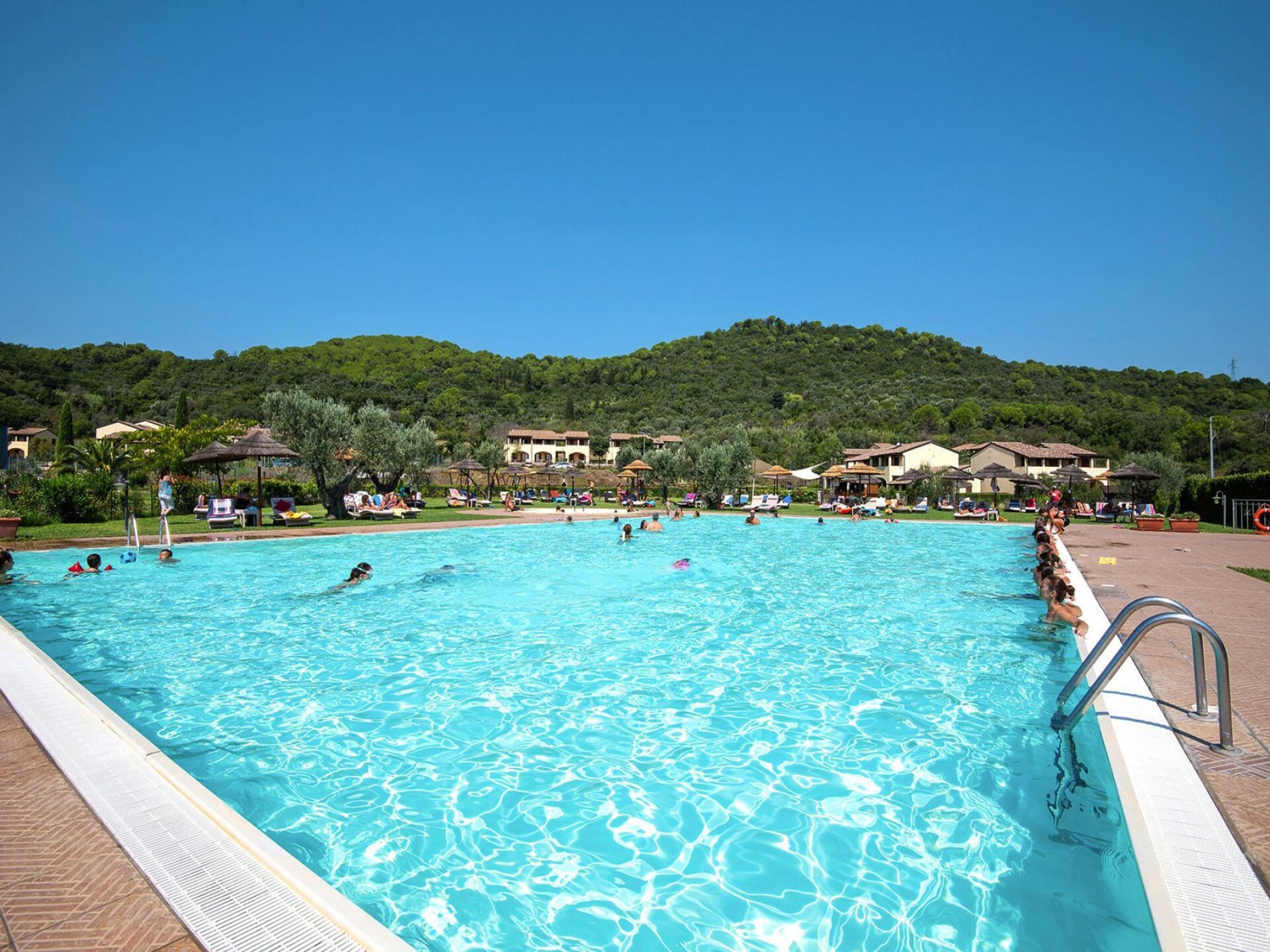 Toscaans appartement op vakantiepark met groot zwembad, nabij zee en Suvereto - foto 9