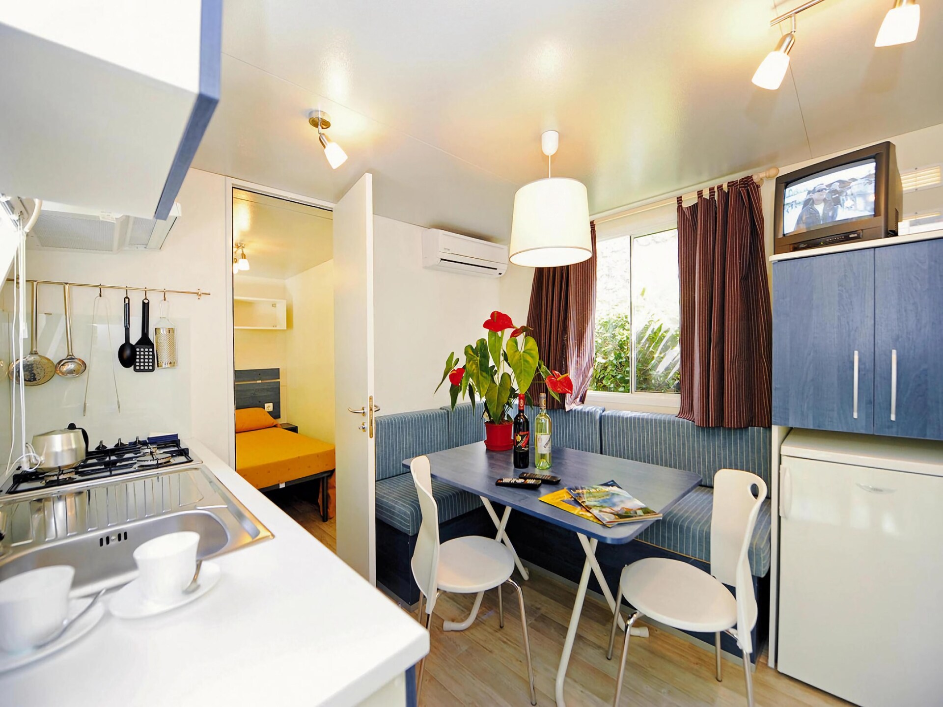 Mobile Home Standard Plus aan het Gardameer met 2 slaapkamers en 2 badkamers - foto 5