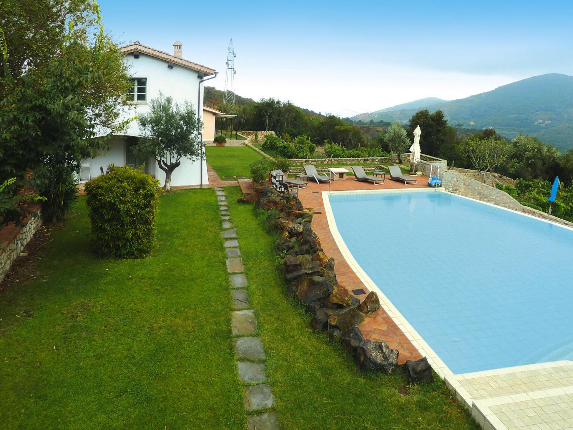Modern appartement met zwembad en uitzicht in Rio nell'Elba - foto 16